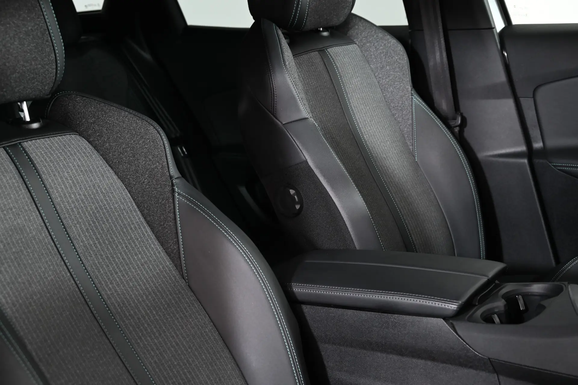 Peugeot 3008 1.2 PureTech Allure Pack EAT8 24