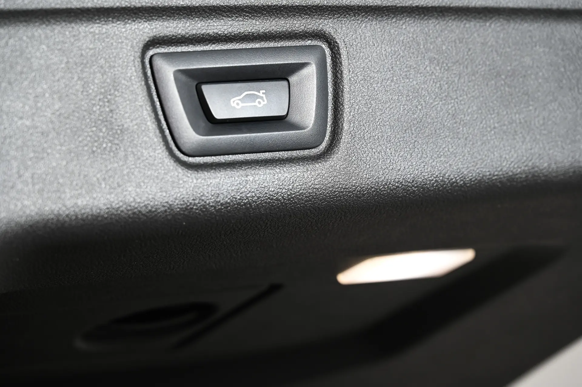 BMW 320 e Auto 42
