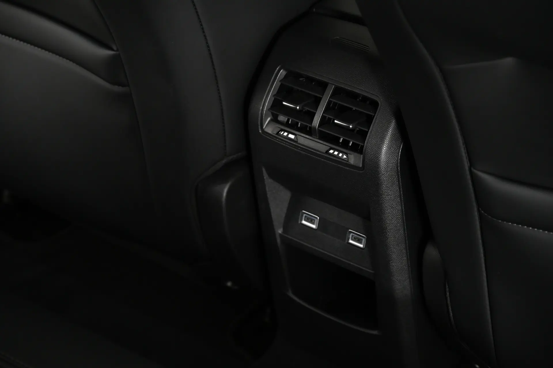 Peugeot 408 1.2 PureTech Allure EAT8 24