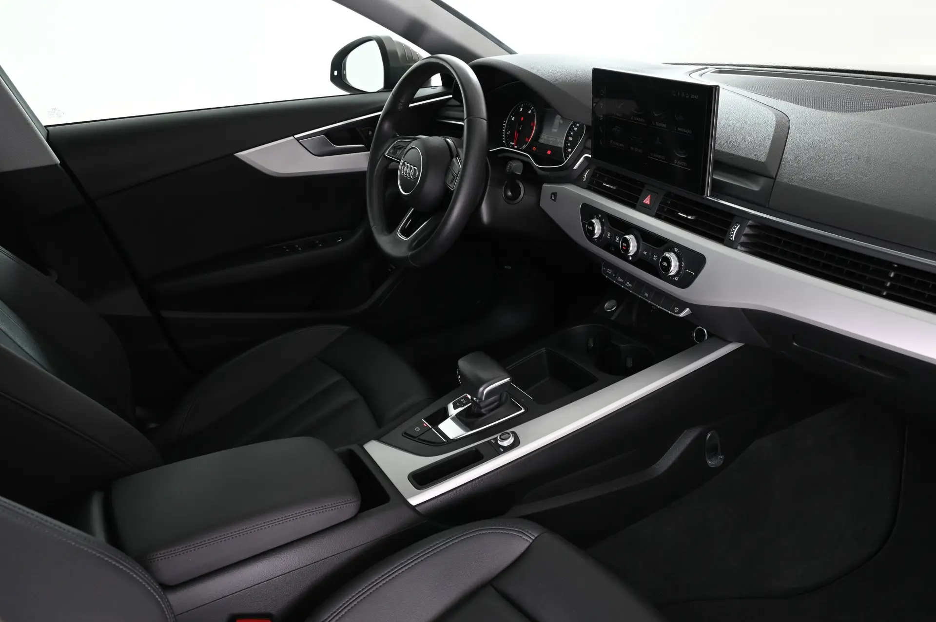 Audi A4 40 TDI S tronic 18
