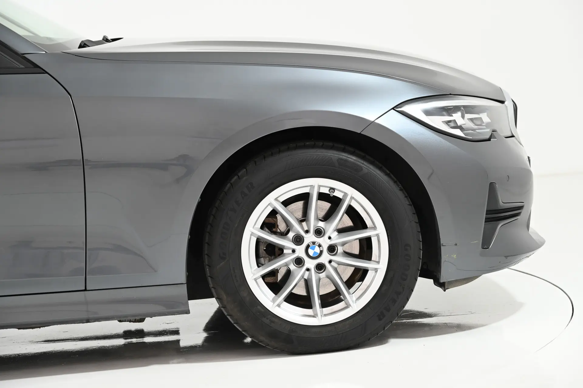 BMW 318 d Auto 10