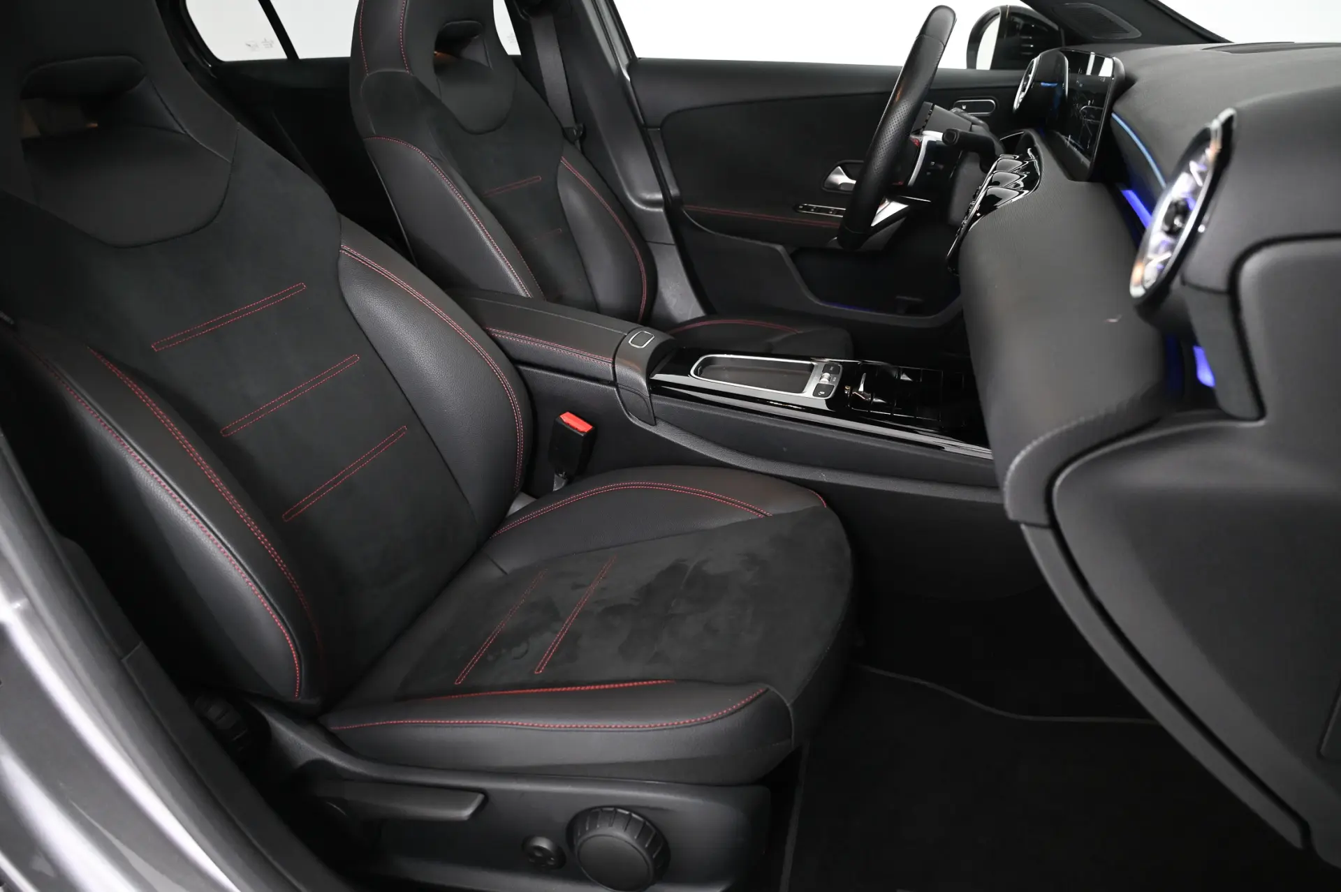 Mercedes-Benz A 200 Outro 4