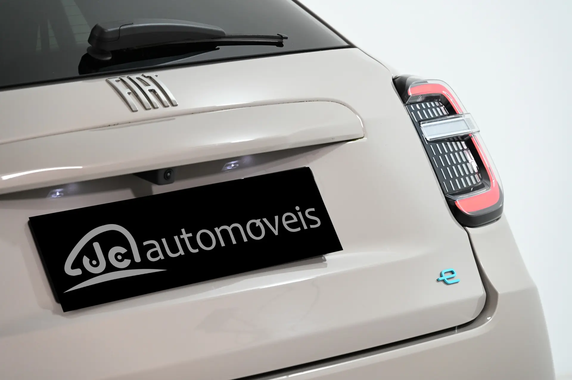 Fiat 600e 54 kWh La Prima 14