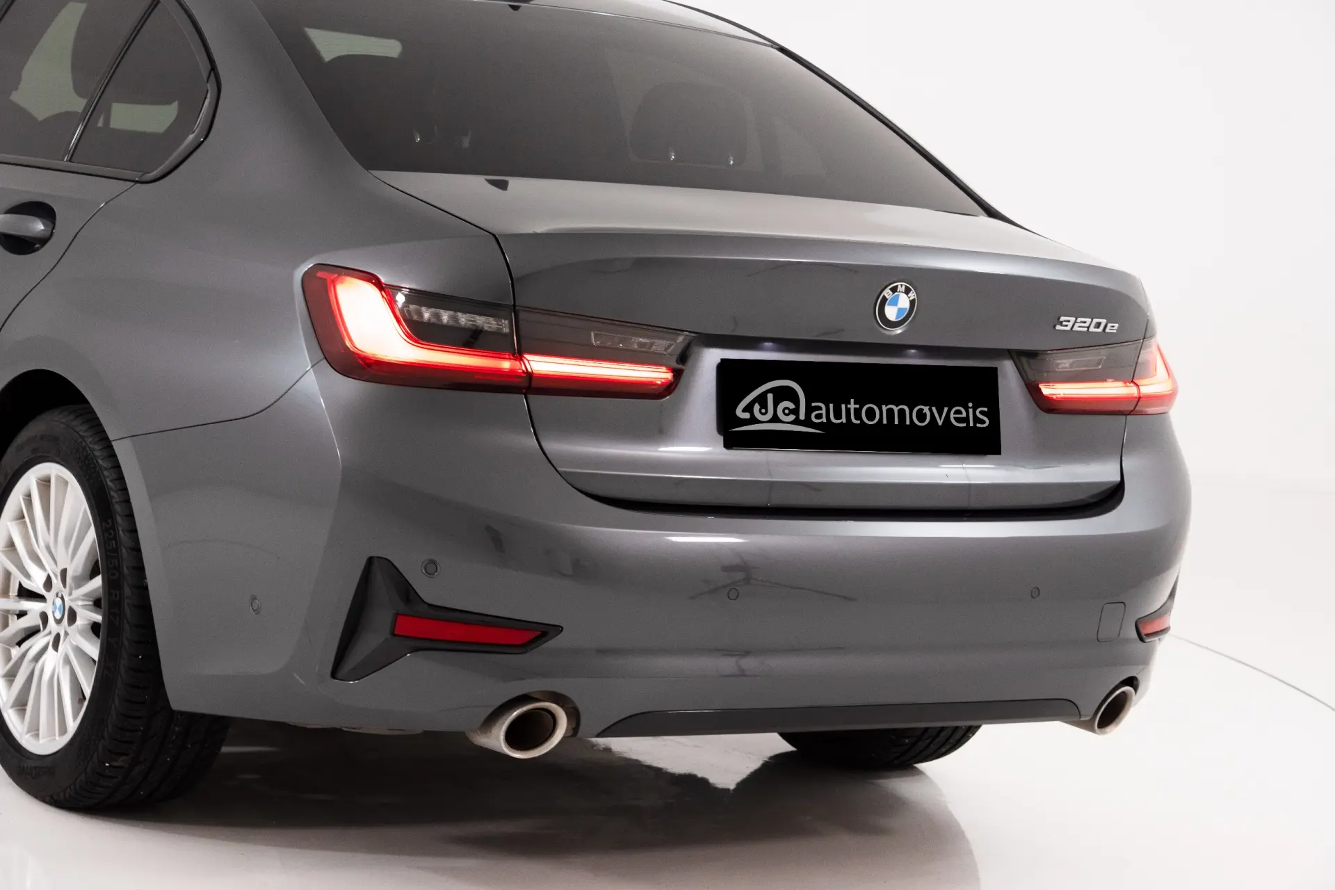 BMW 320 e Corporate Edition Auto 12