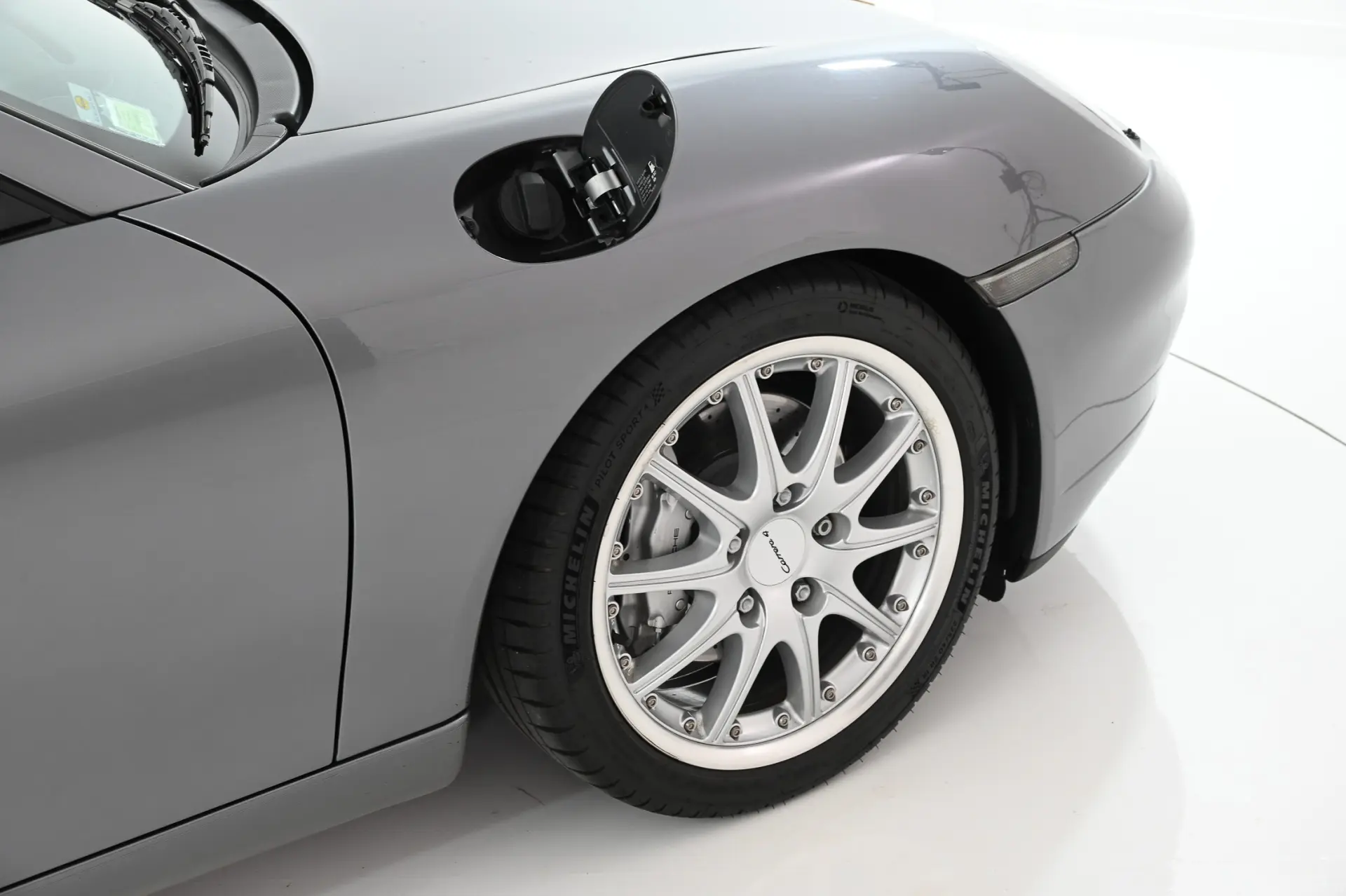 Porsche 911 (996) Carrera 4 Coupé 15