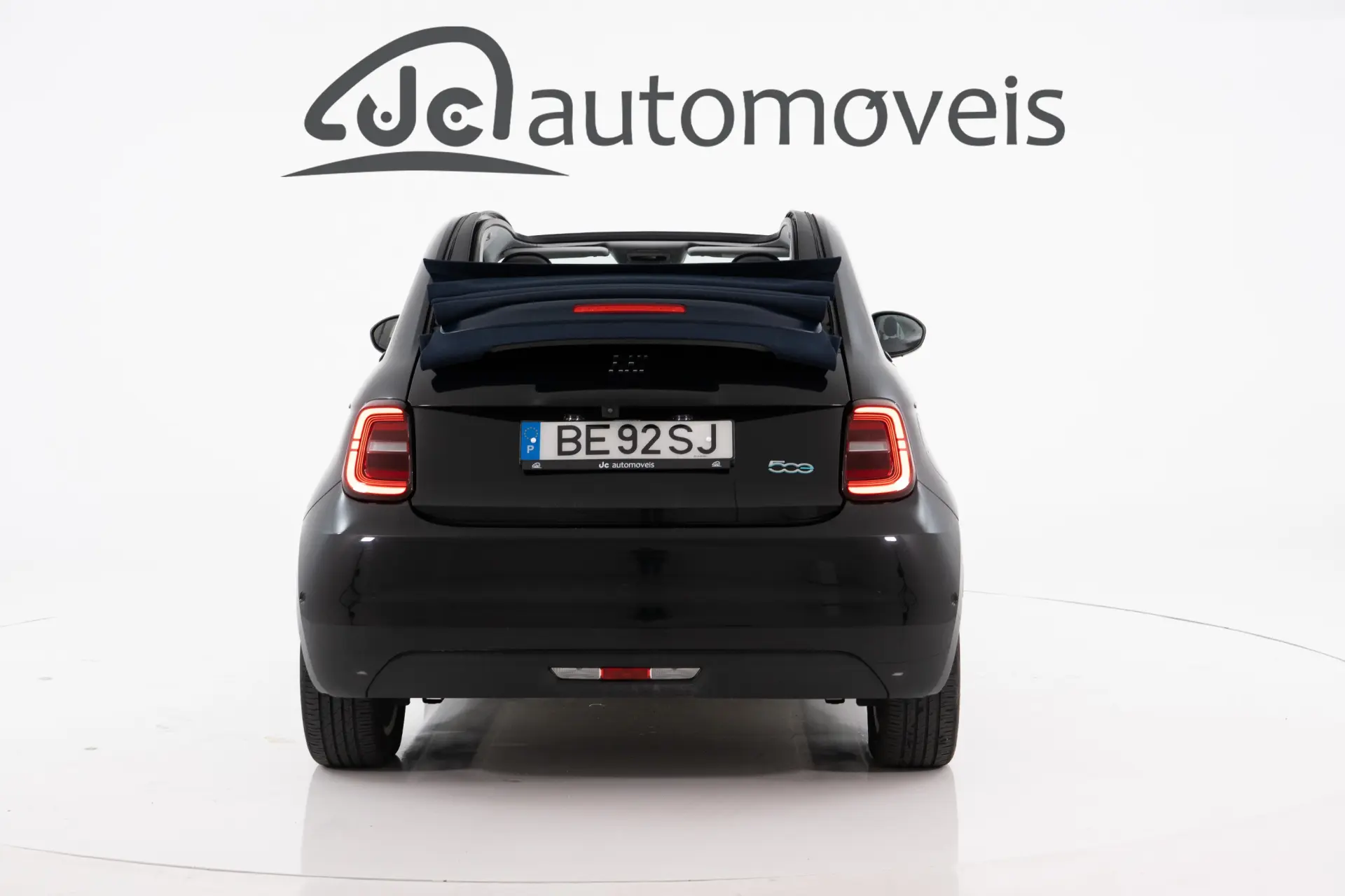 Fiat 500e Outro 8