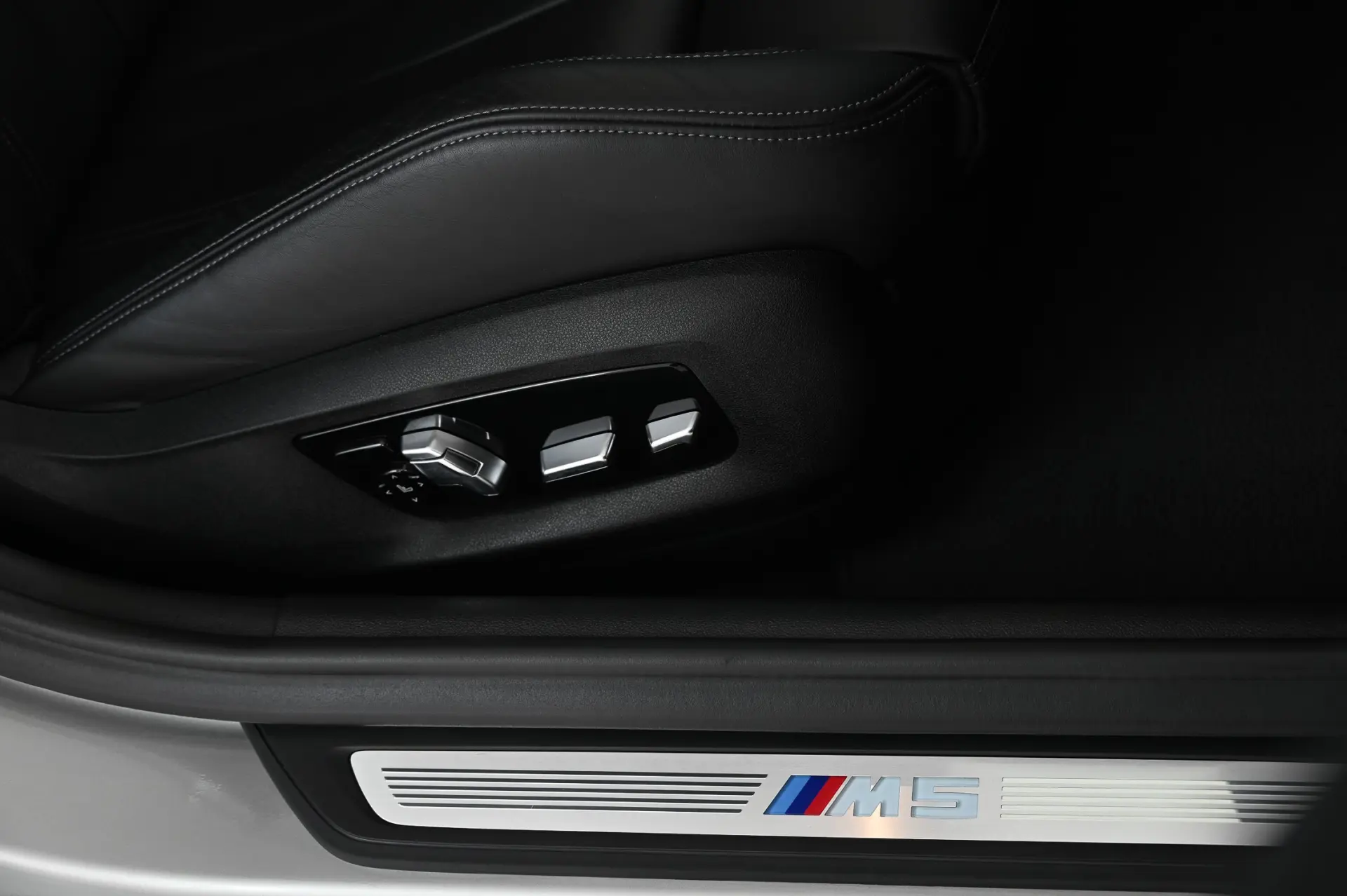 BMW M5 Standard 30