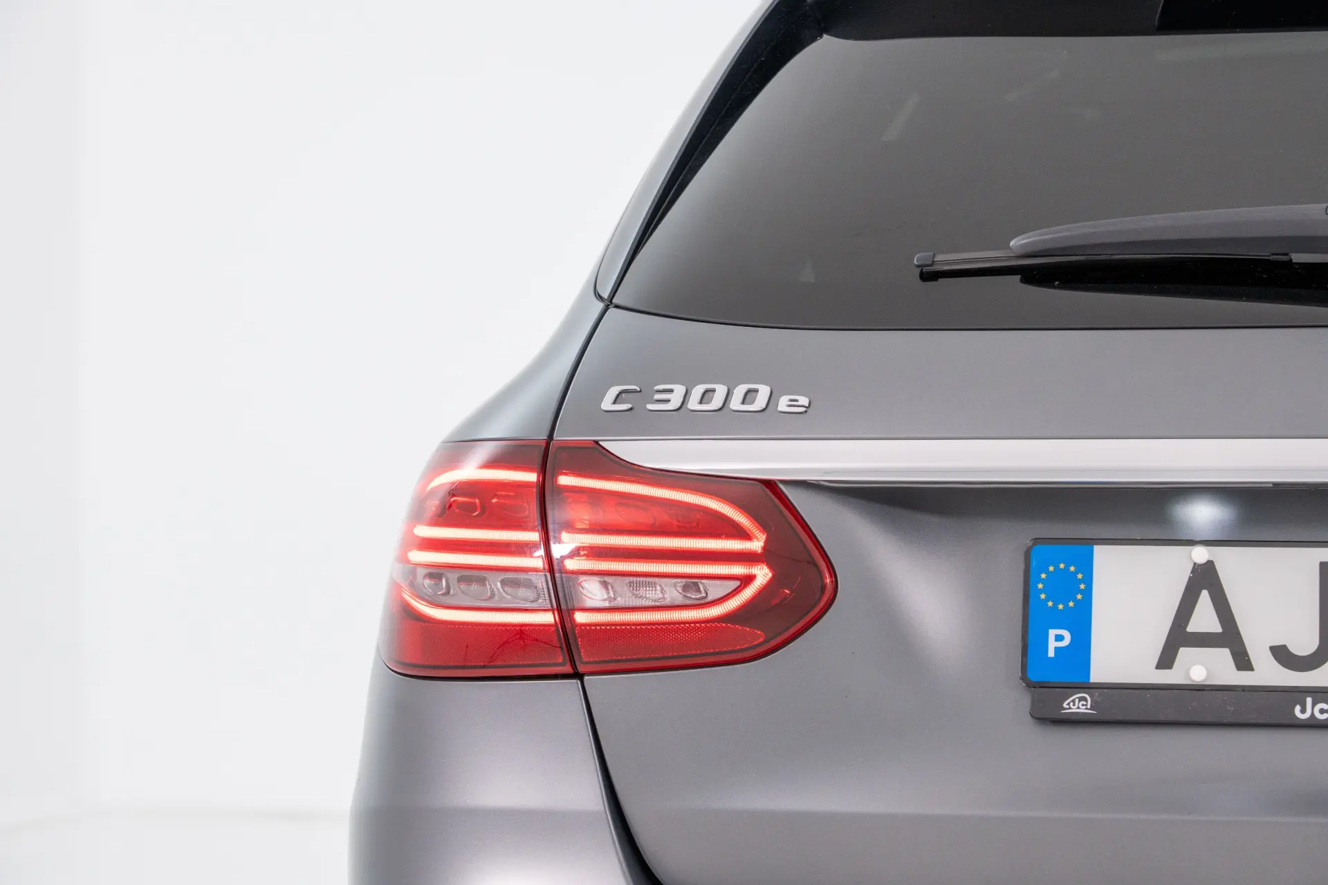 Mercedes-Benz C 300 e AMG Line 11