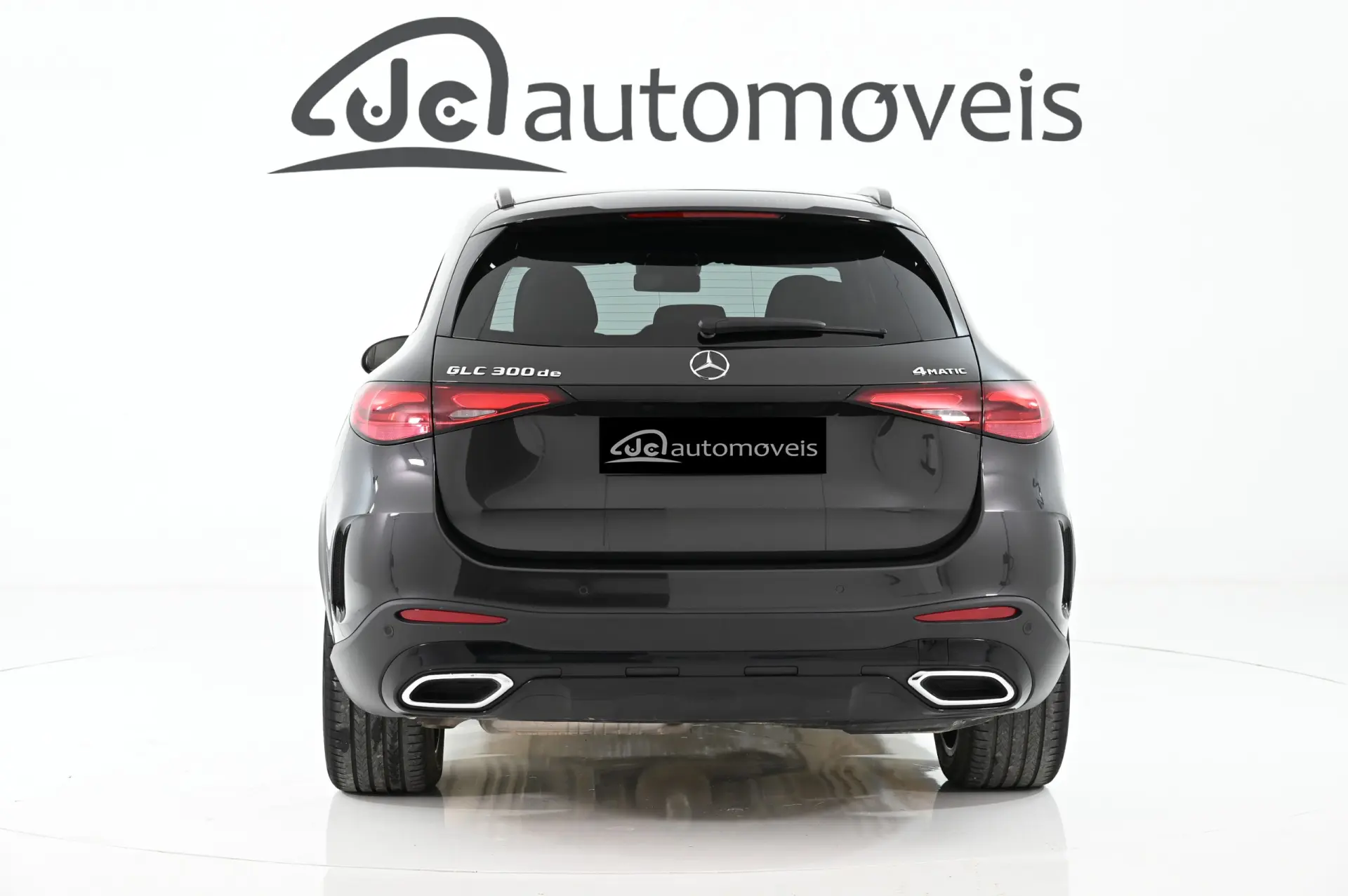 Mercedes-Benz GLC 300 de 4Matic 8