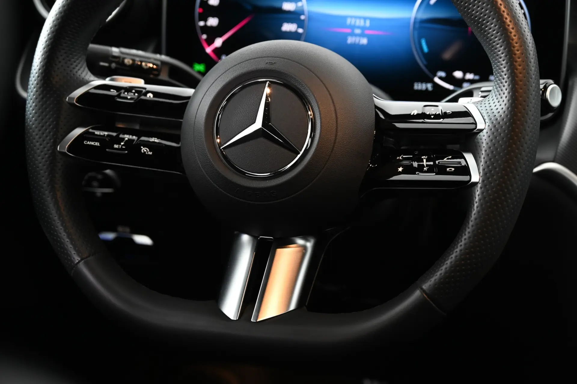 Mercedes-Benz GLC 300 de 4Matic 16