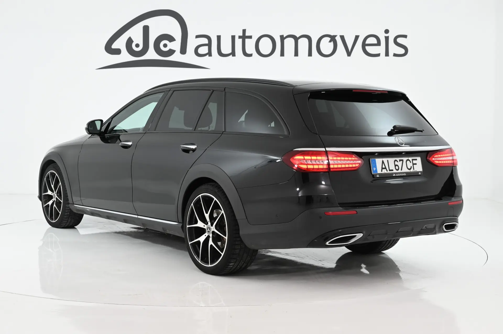 Mercedes-Benz E 220 d 4-Matic All Terrain Avantgarde 2