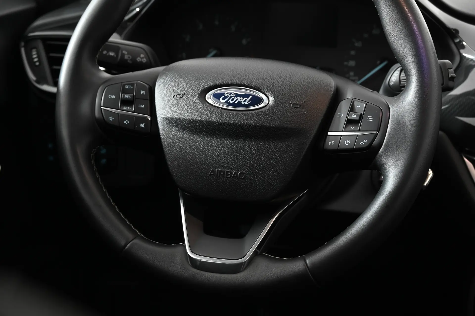 Ford Puma 1.0 EcoBoost MHEV Titanium 17