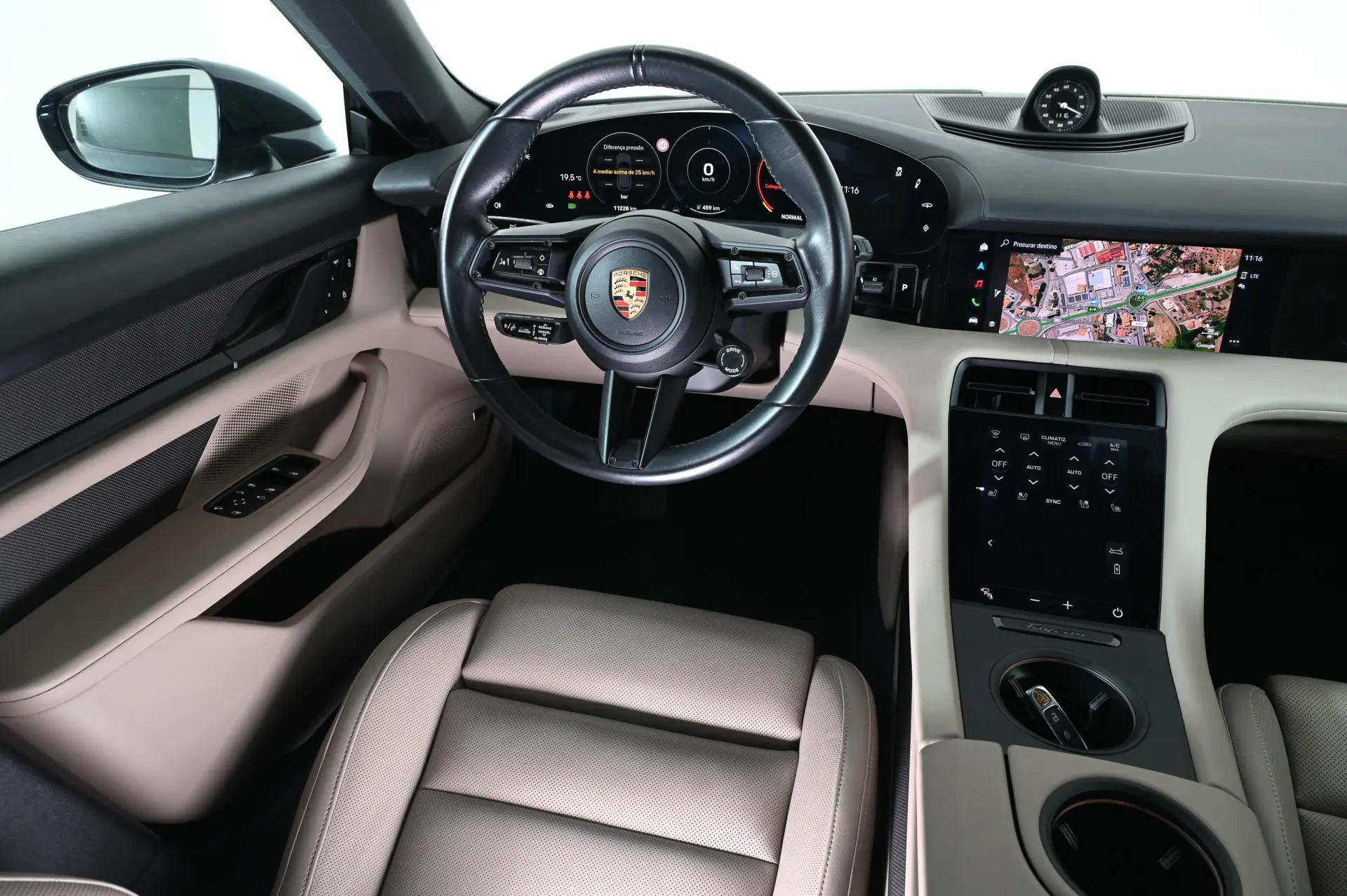 Porsche Taycan Sport Turismo 4S 16