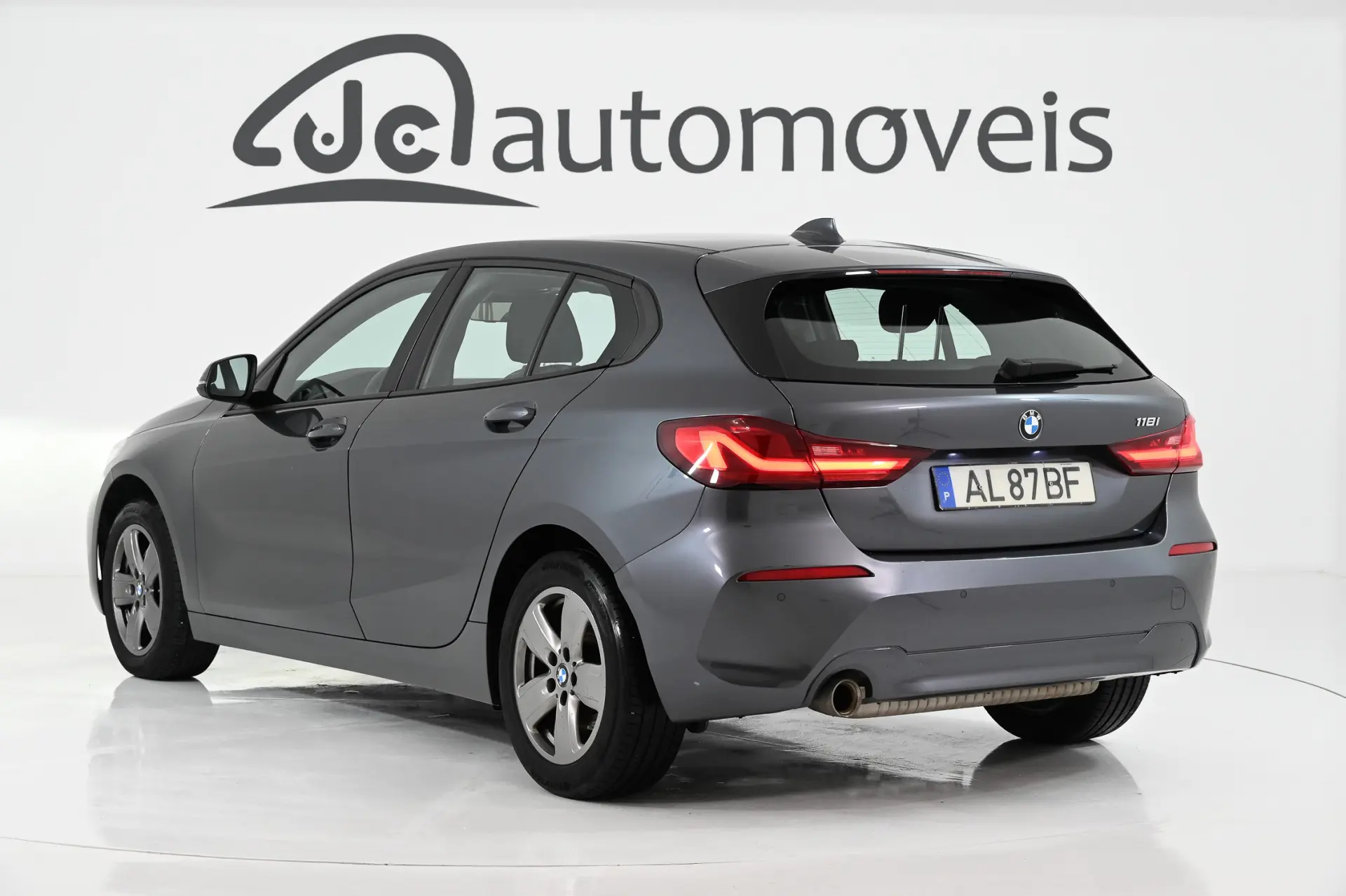 BMW 118 i Auto 2