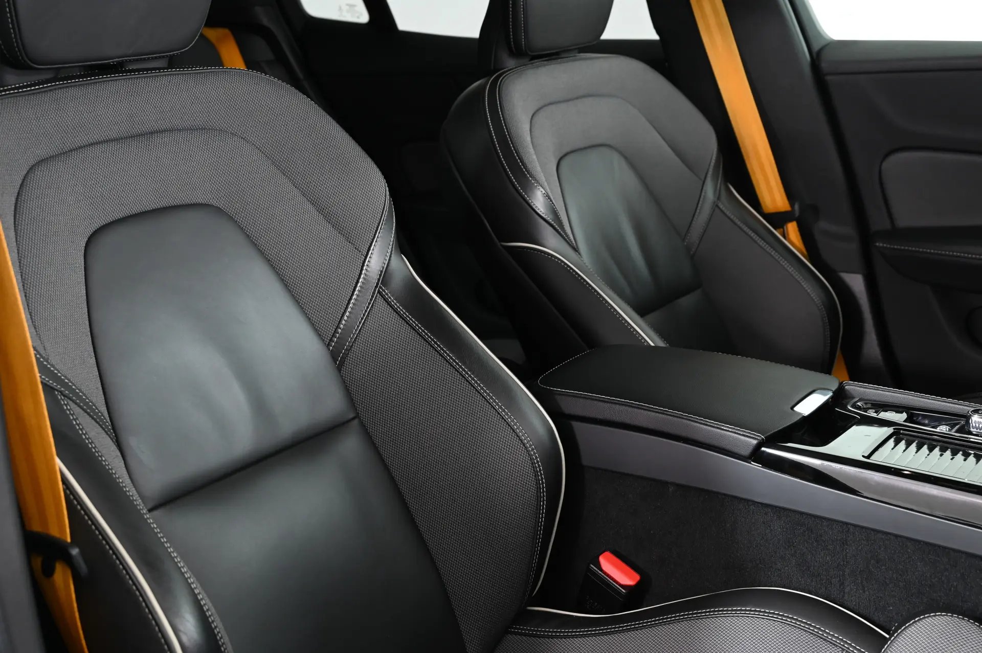 Volvo S60 2.0 T8 PHEV Polestar AWD 27