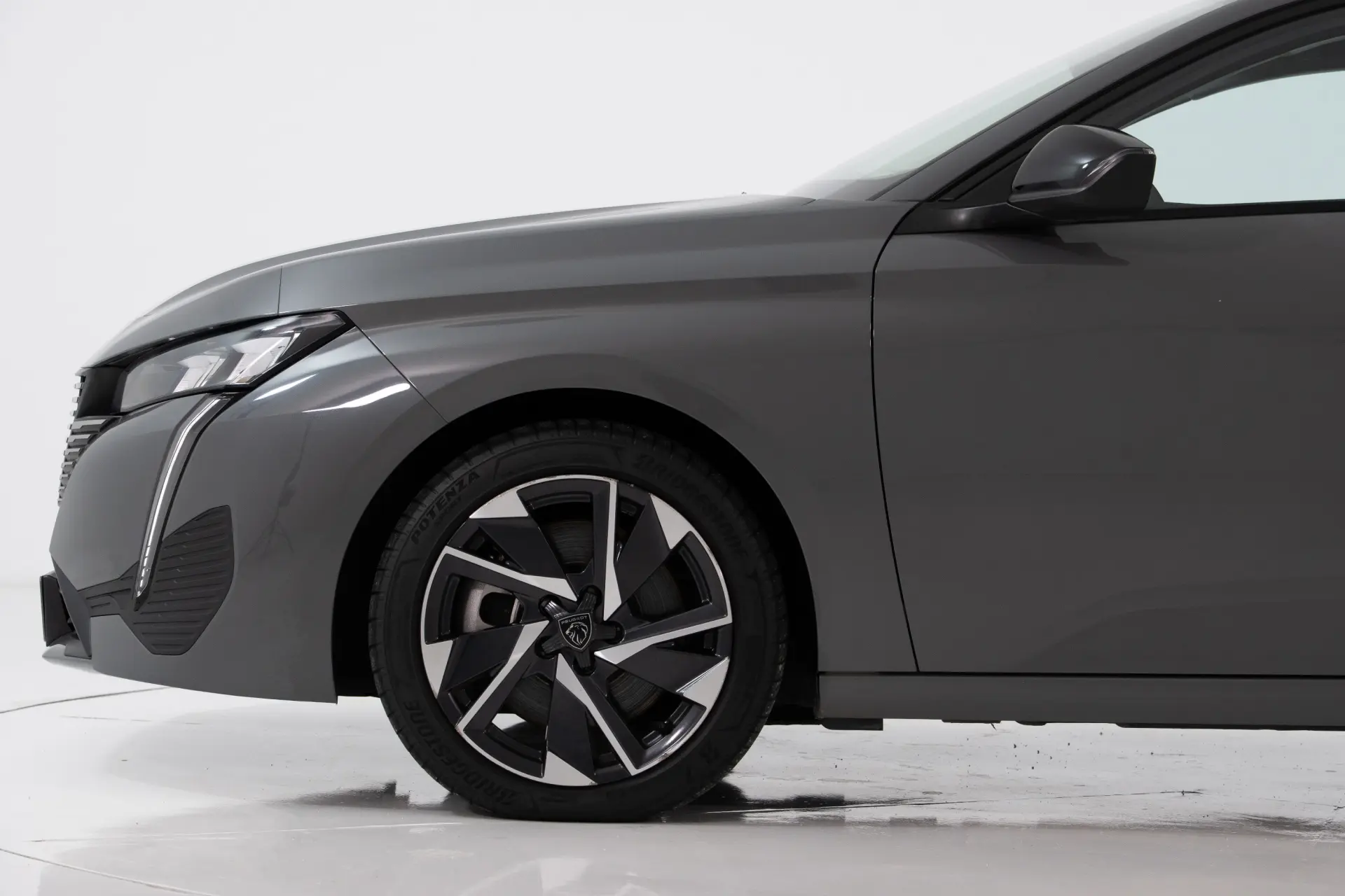 Peugeot 308 1.6 Hybrid Allure e-EAT8 12