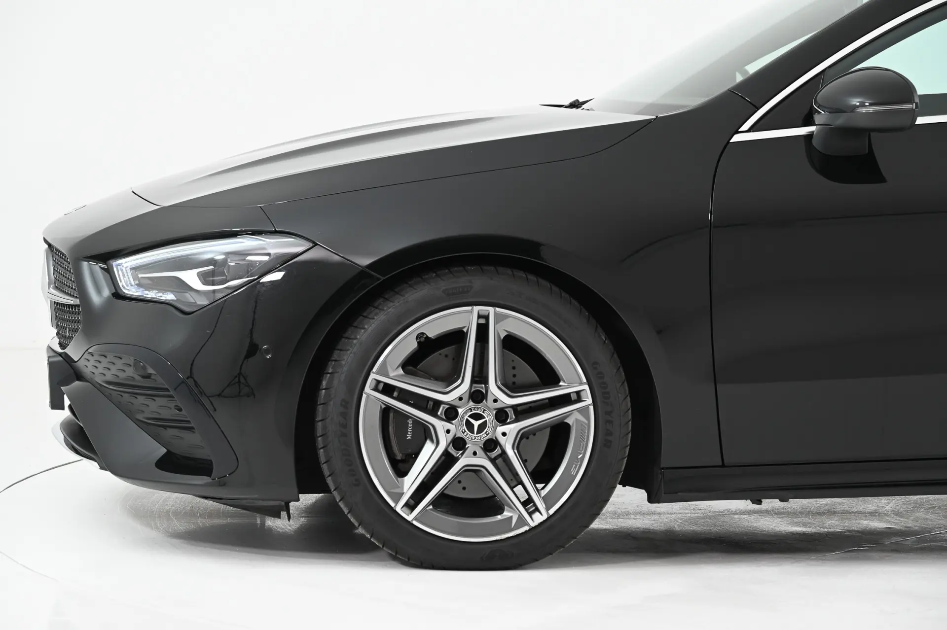 Mercedes-Benz CLA 200 d Shooting Brake AMG Line Aut. 11