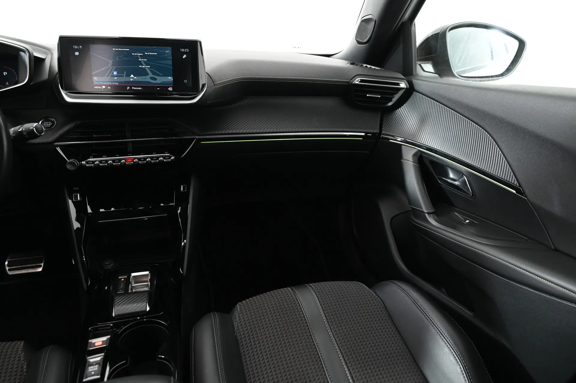 Peugeot 2008 1.2 PureTech GT EAT8 17