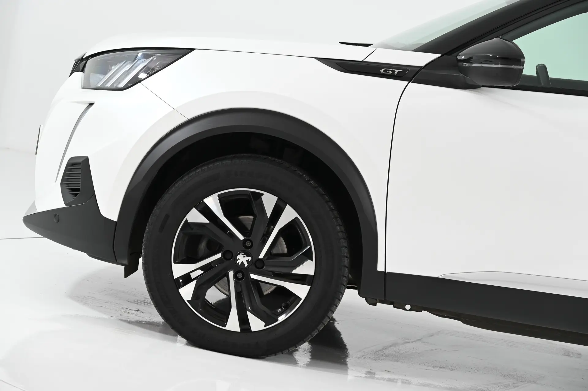 Peugeot 2008 1.2 PureTech GT EAT8 13
