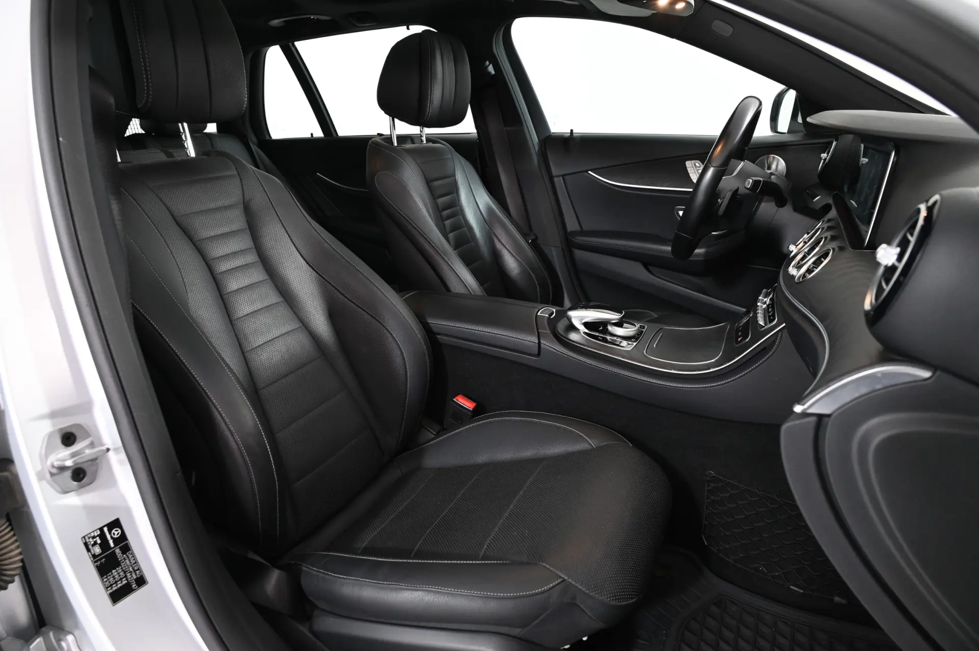Mercedes-Benz E 400 d 4-Matic All Terrain Avantgarde 25