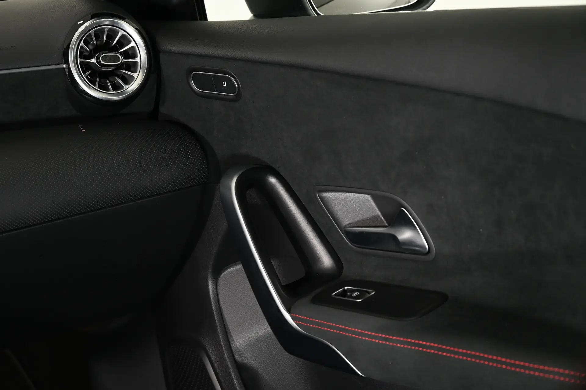 Mercedes-Benz A 200 Outro 21