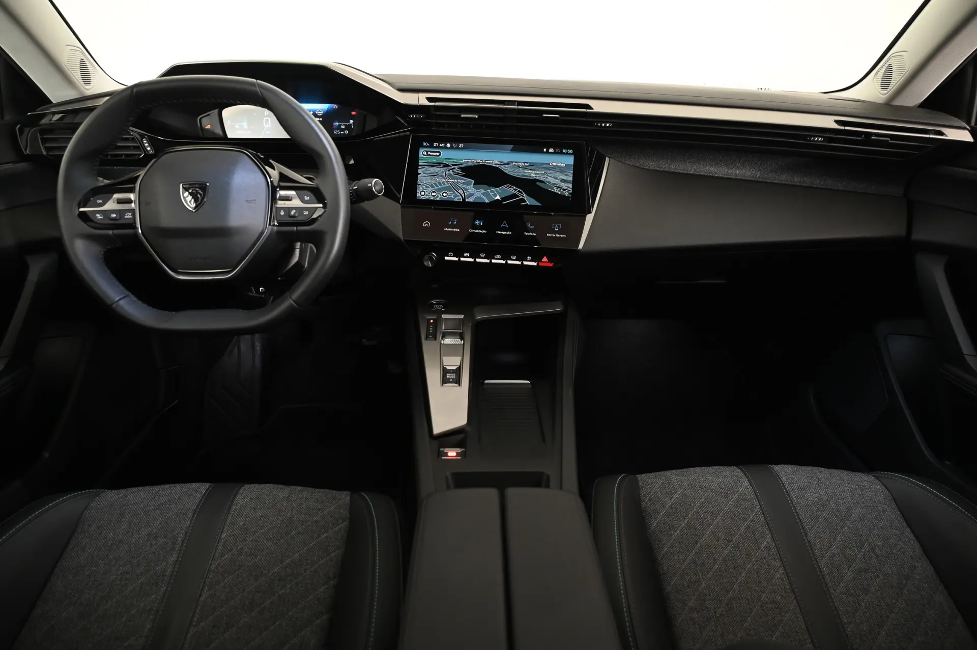 Peugeot 408 1.2 PureTech Allure EAT8 3