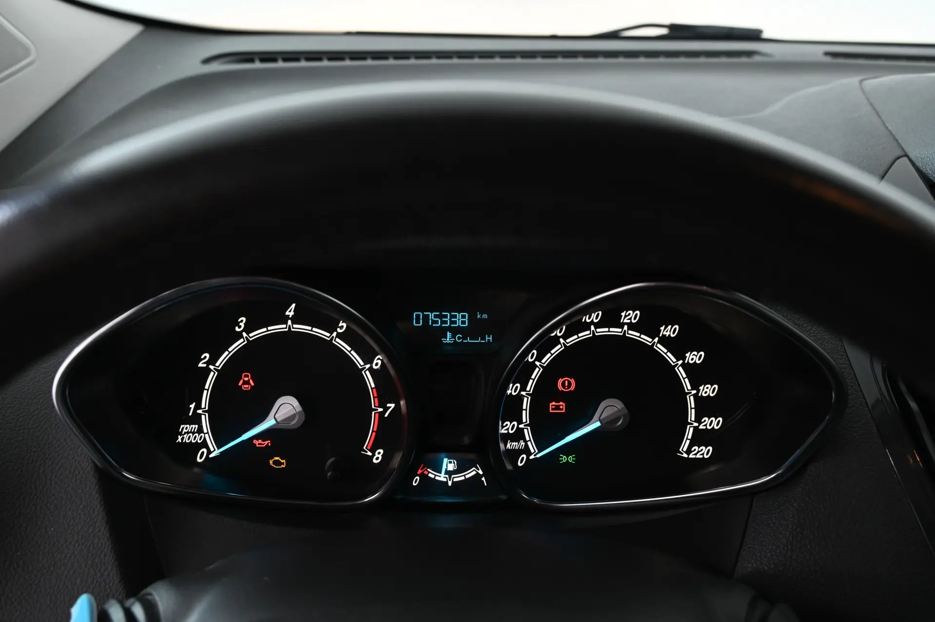 Ford Tourneo Courier 1.0 EcoBoost Titanium 16