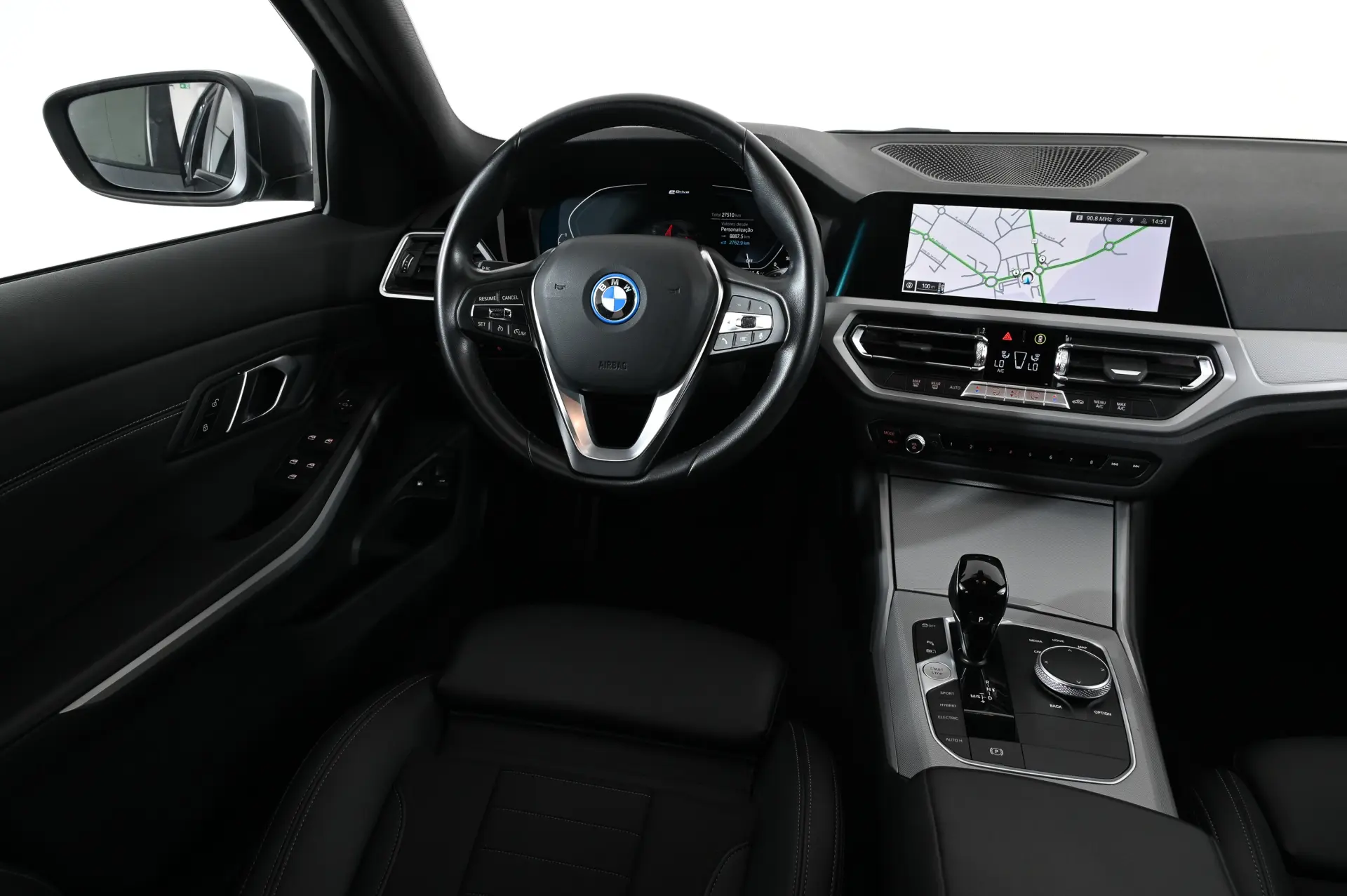 BMW 320 e Auto 21