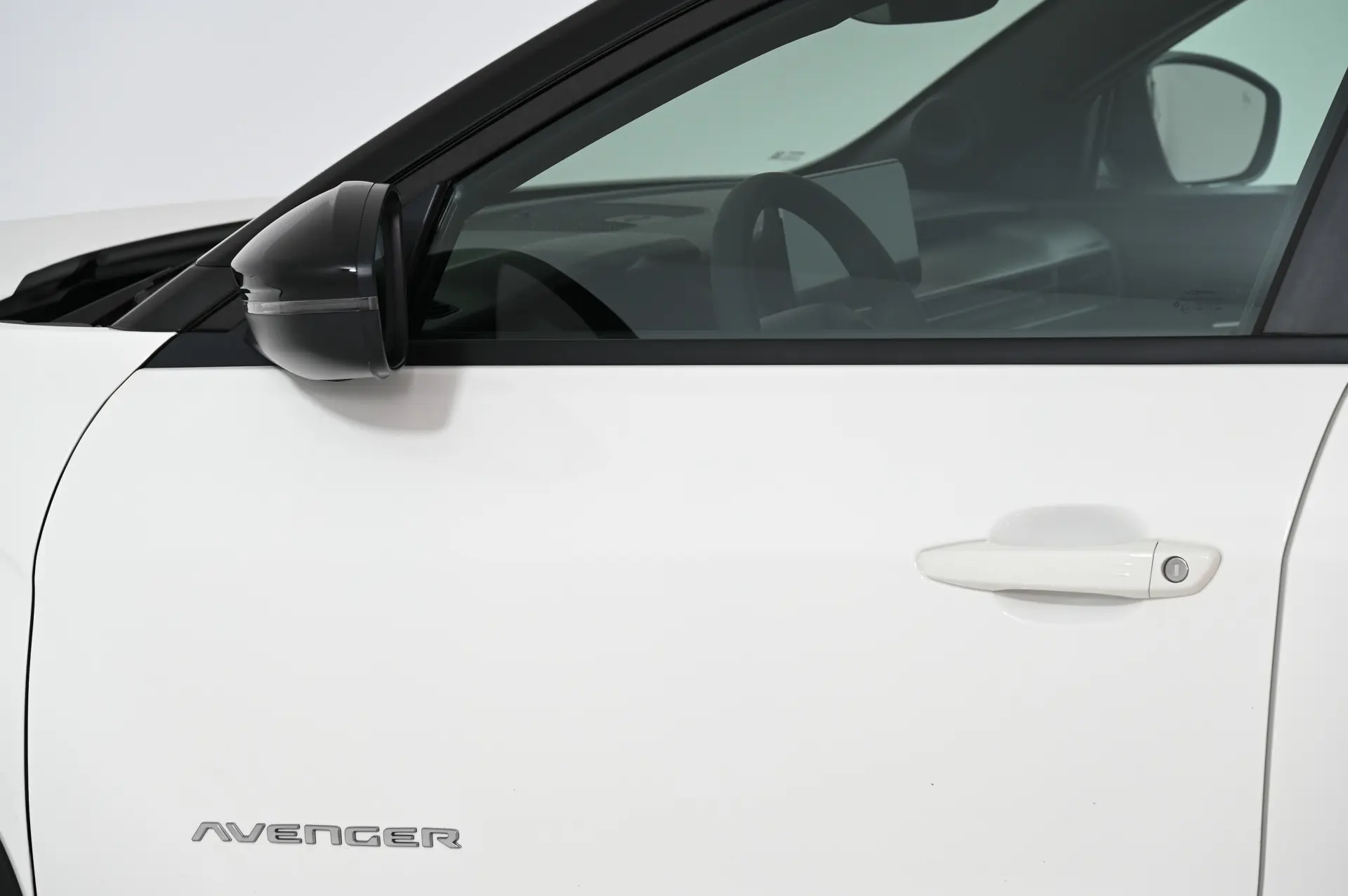 Jeep Avenger 1.2 e-Hybrid Summit DCT 11