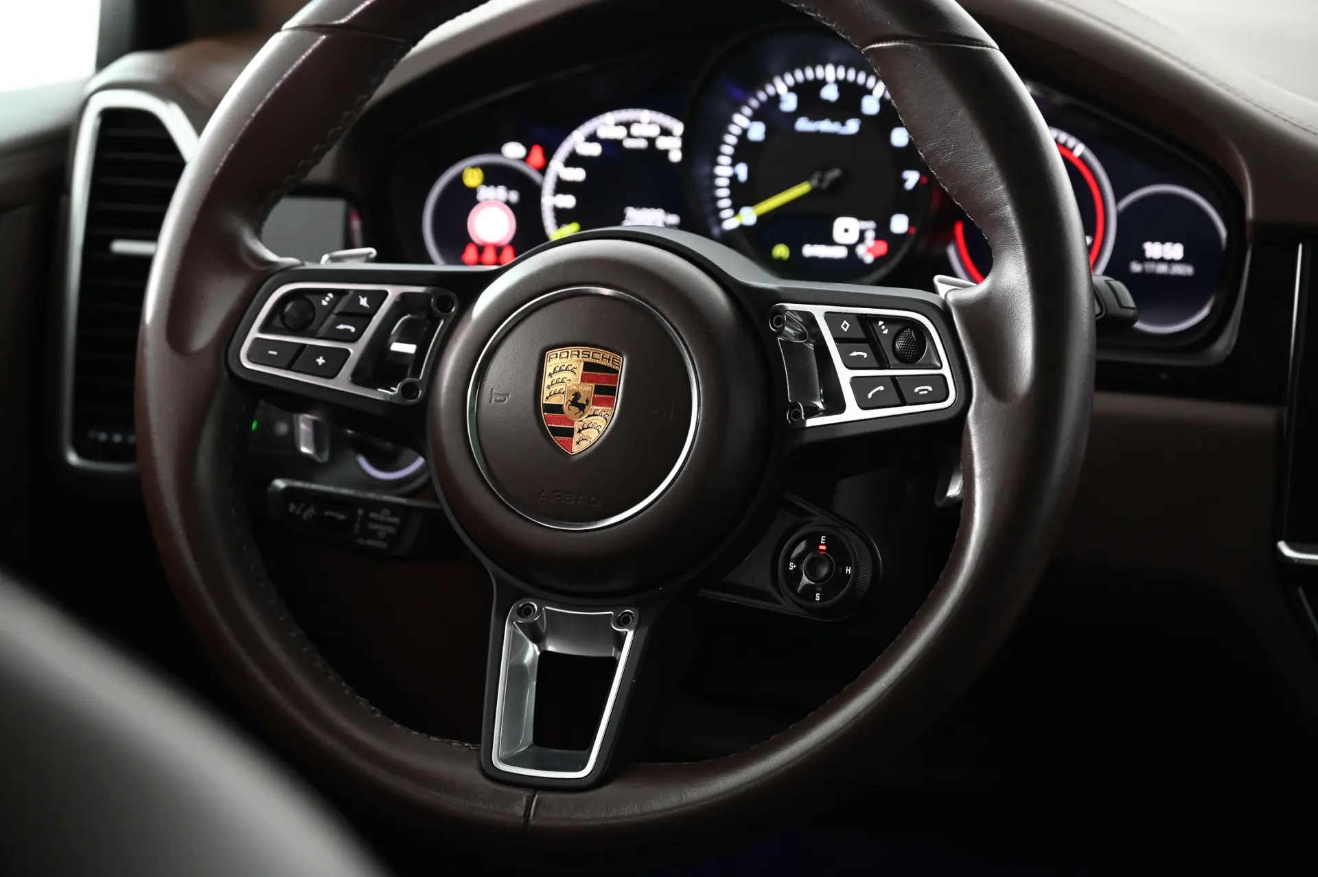 Porsche Cayenne Turbo S E-Hybrid 15