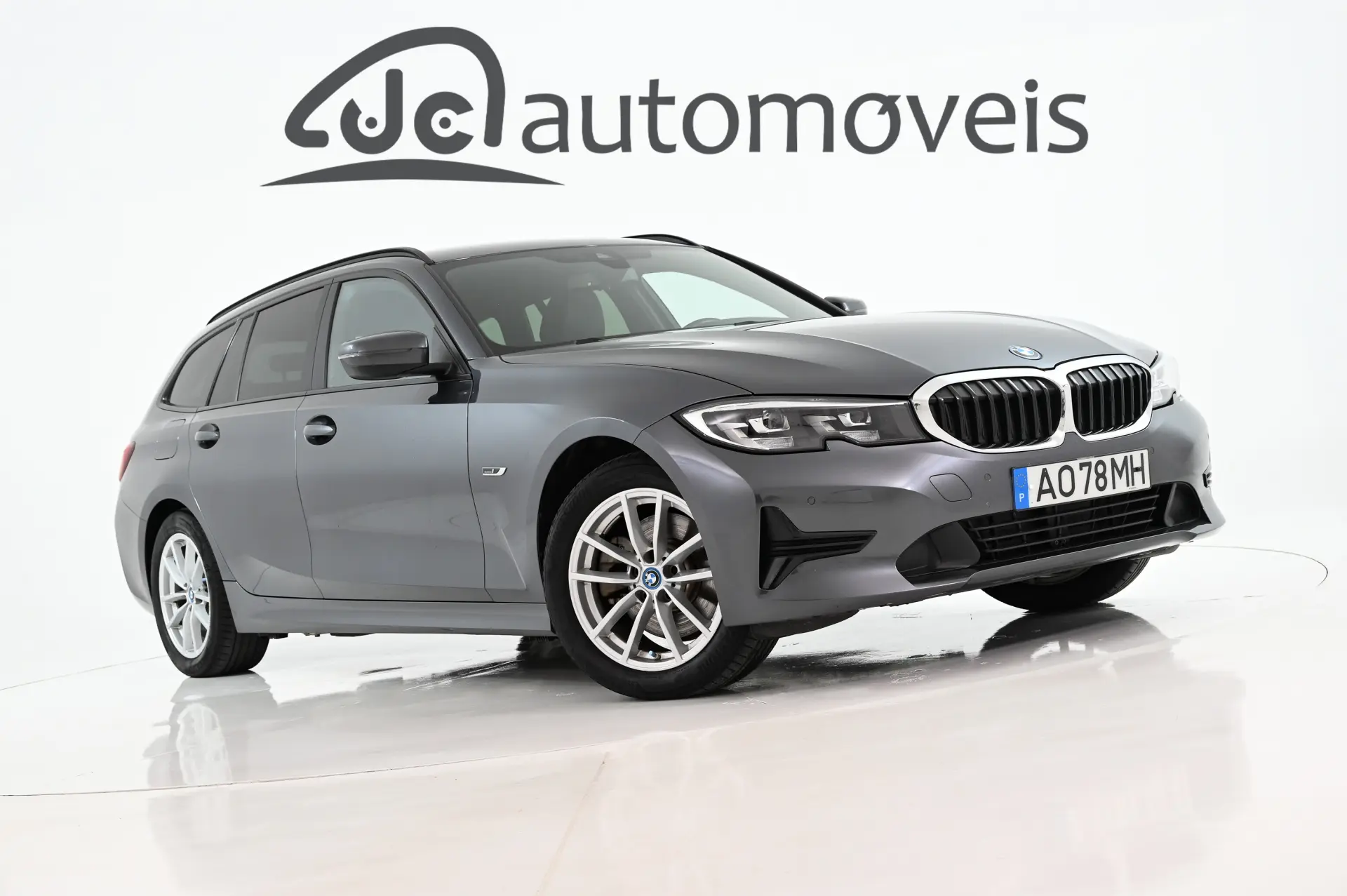BMW 320 e Auto 43