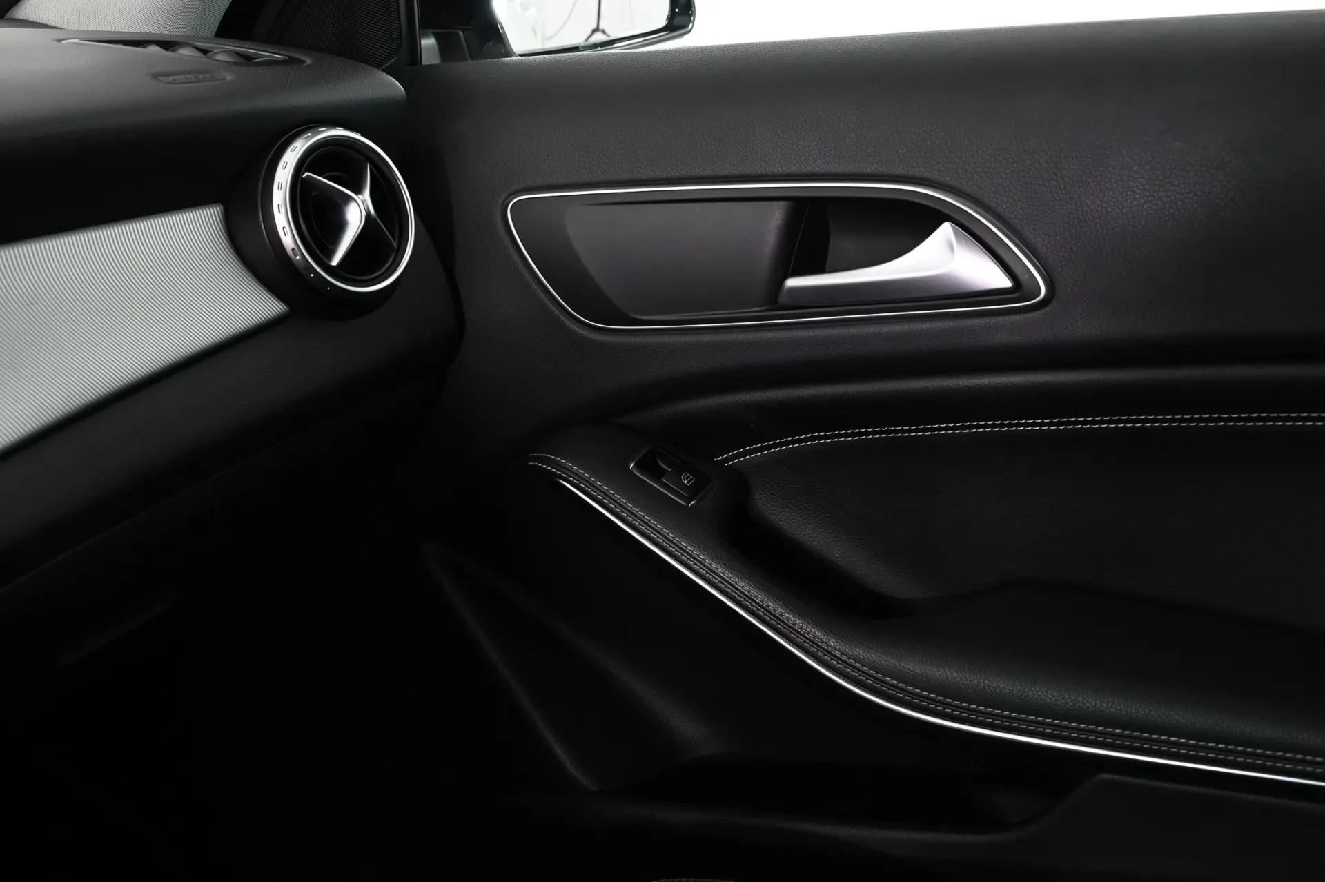 Mercedes-Benz GLA 180 d AMG Line 25