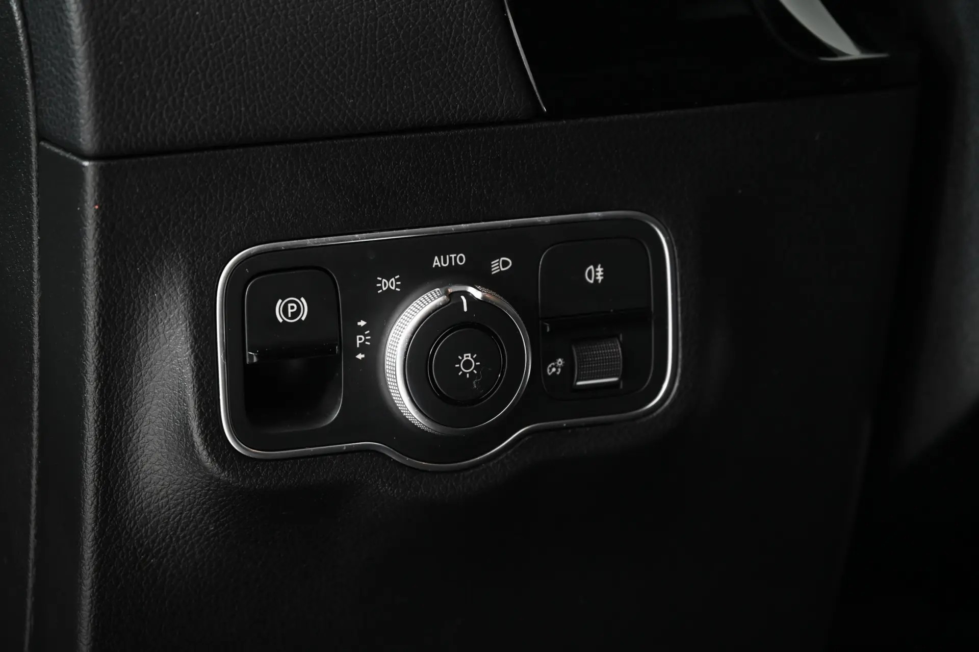 Mercedes-Benz B 200 AMG Line Aut. 25