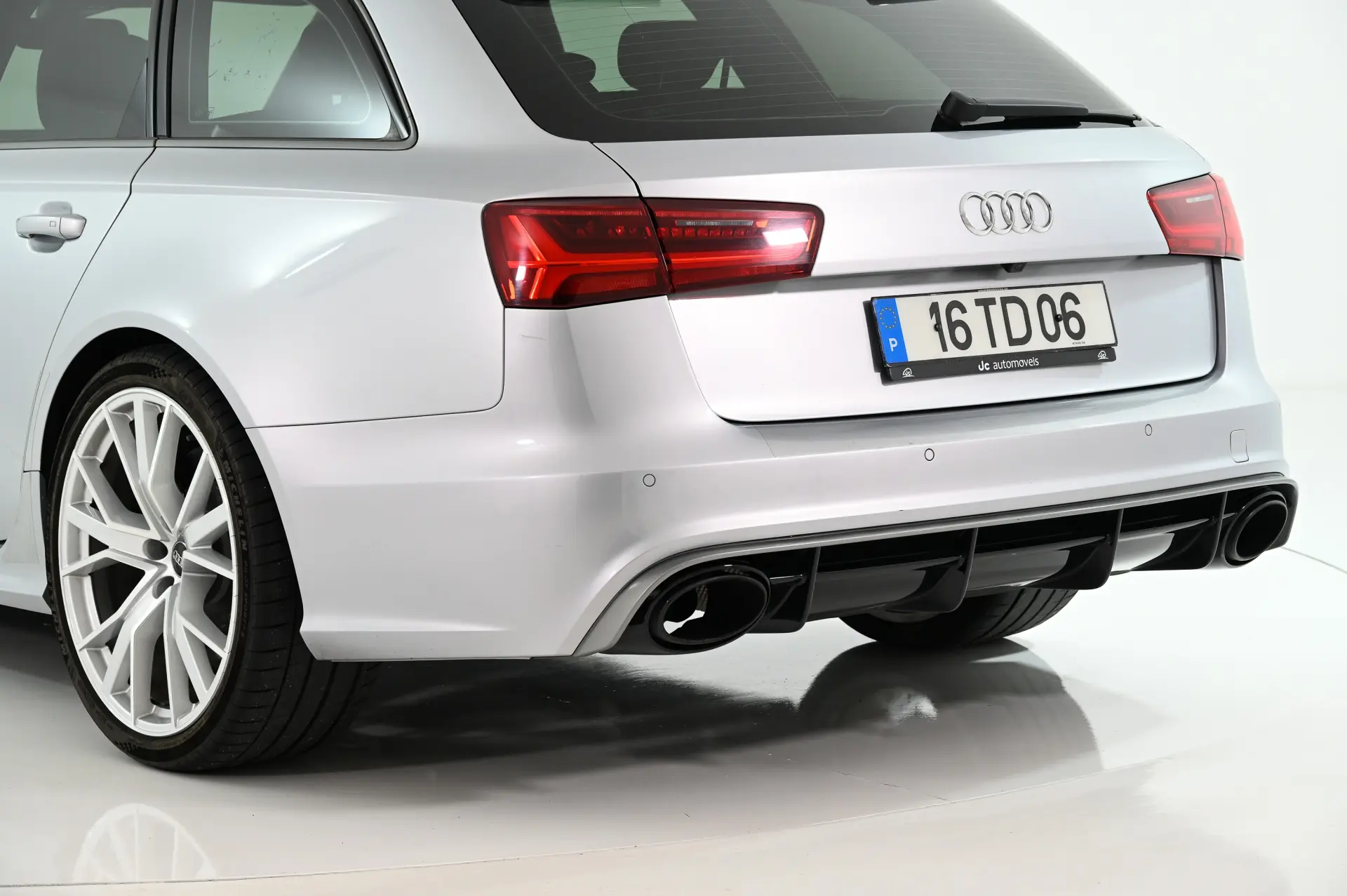 Audi RS6 Avant 4.0 TFSi Plus quattro Tiptronic 10