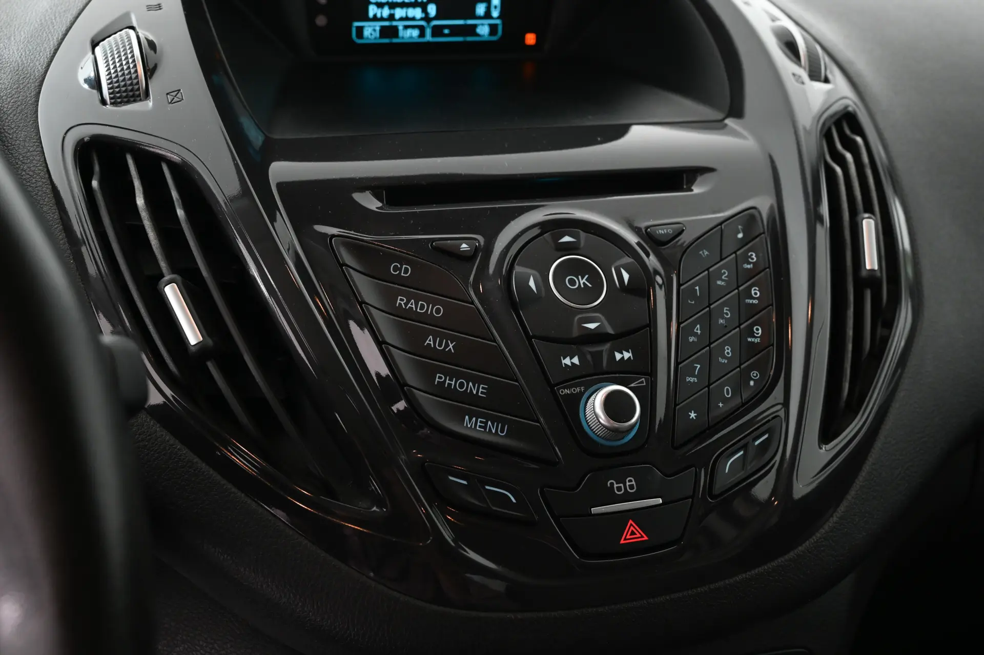 Ford Tourneo Courier 1.0 EcoBoost Titanium 20