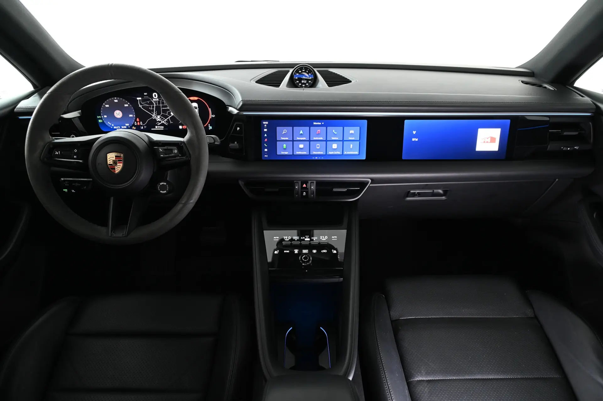 Porsche Macan Electric 4 3