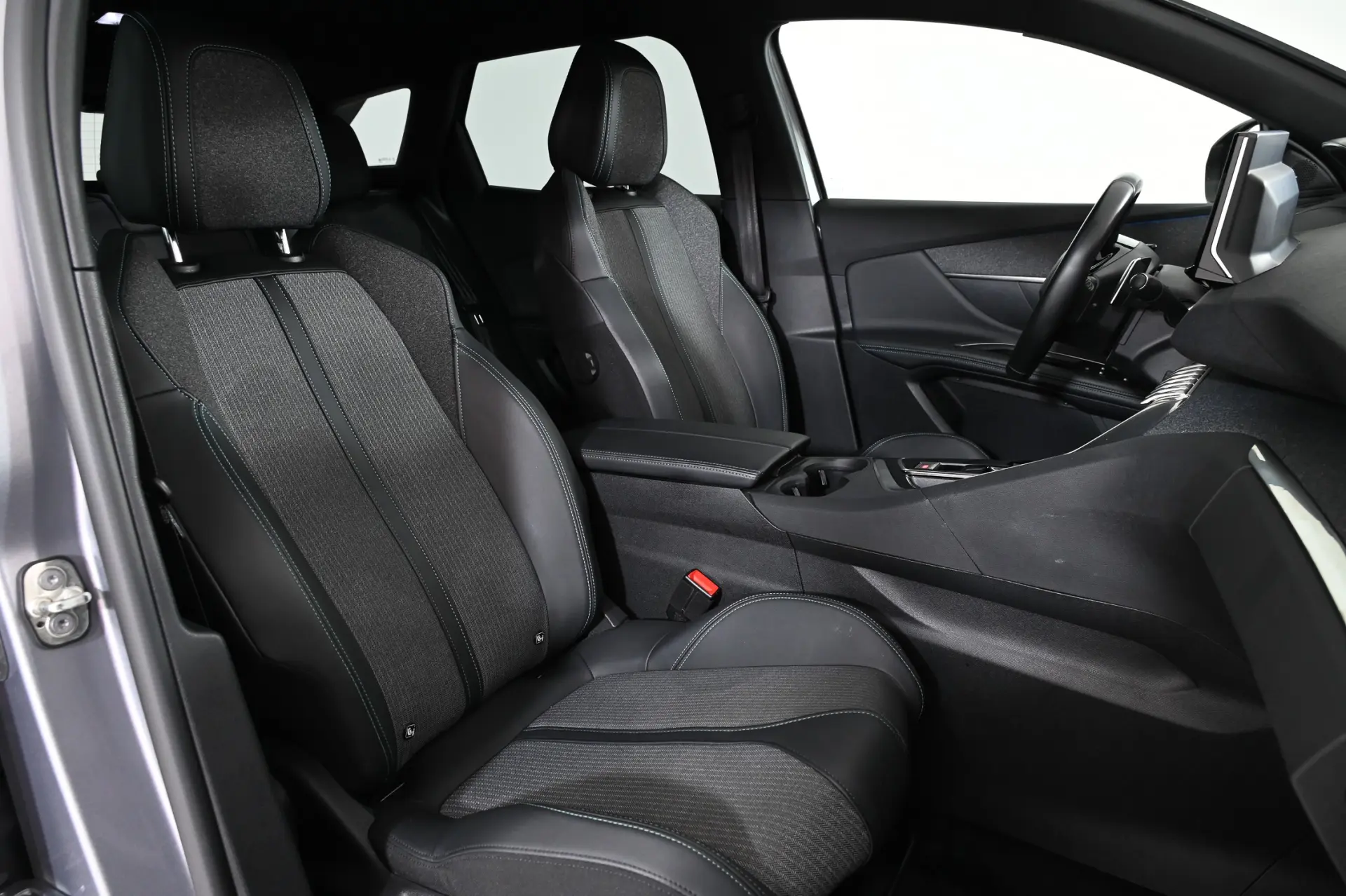 Peugeot 3008 1.2 PureTech Allure Pack EAT8 4