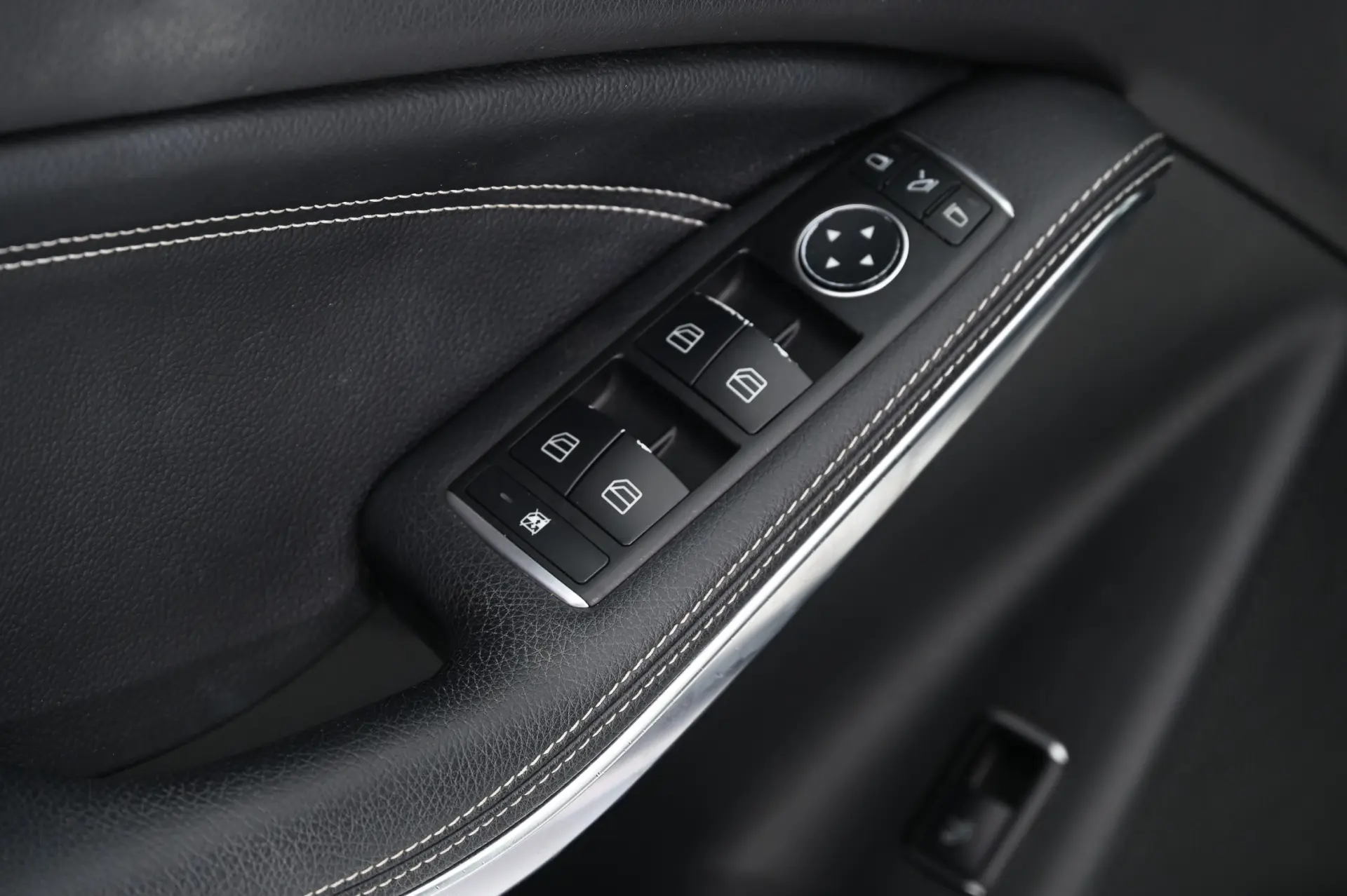 Mercedes-Benz GLA 180 d AMG Line 24