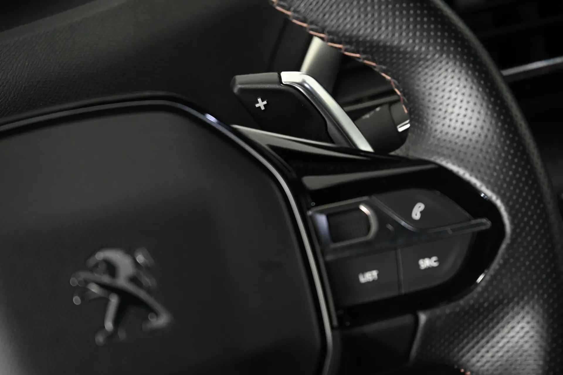 Peugeot 3008 1.6 Hybrid GT e-EAT8 19