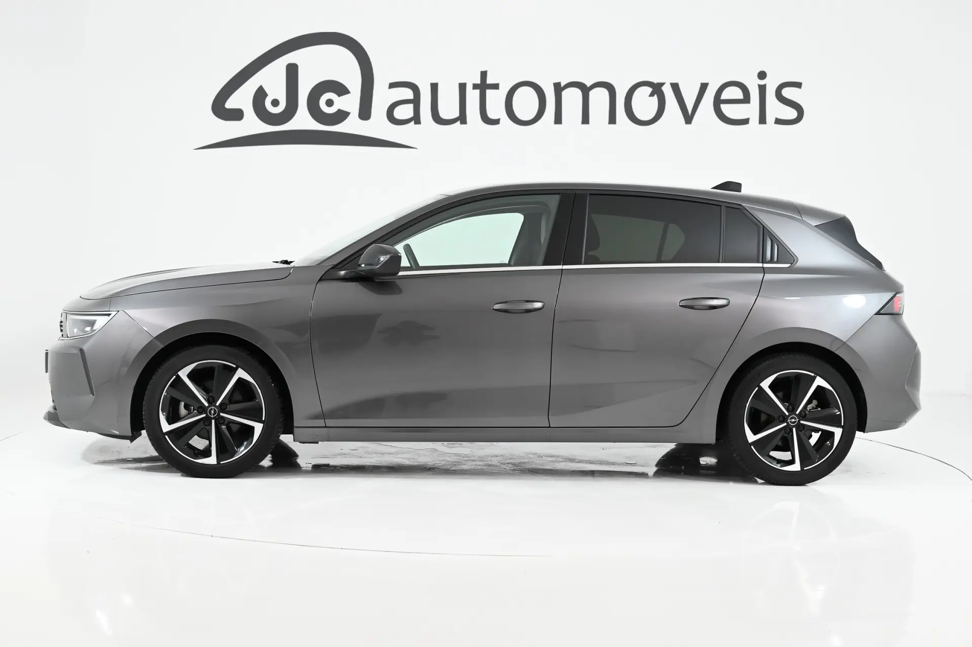 Opel Astra 1.2 T Elegance 7