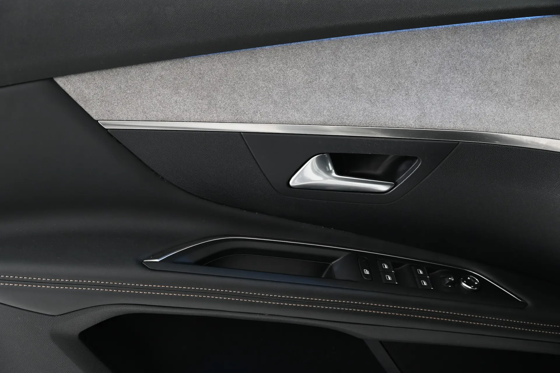 Peugeot 3008 1.6 Hybrid GT e-EAT8 24