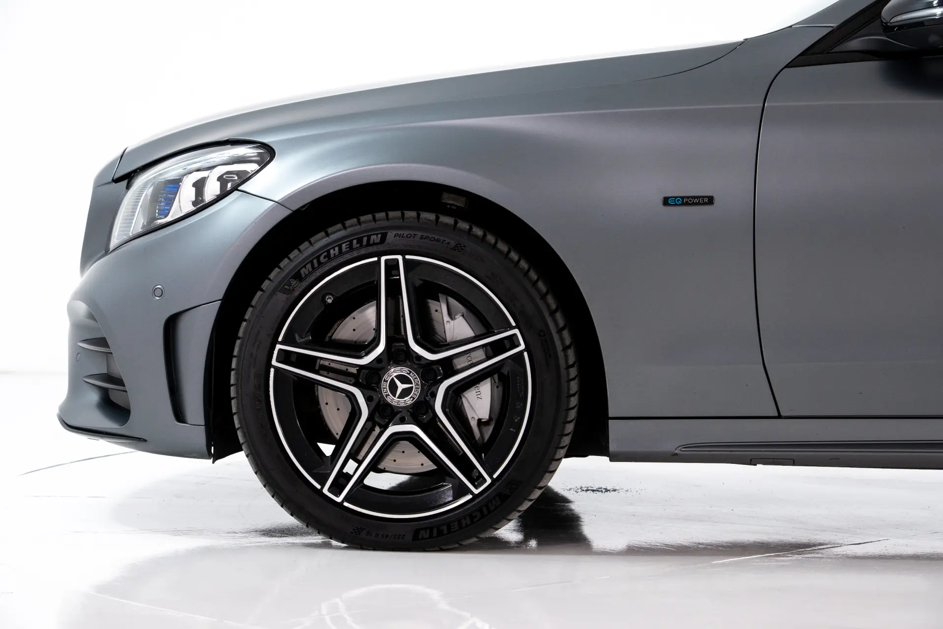Mercedes-Benz C 300 e AMG Line 15