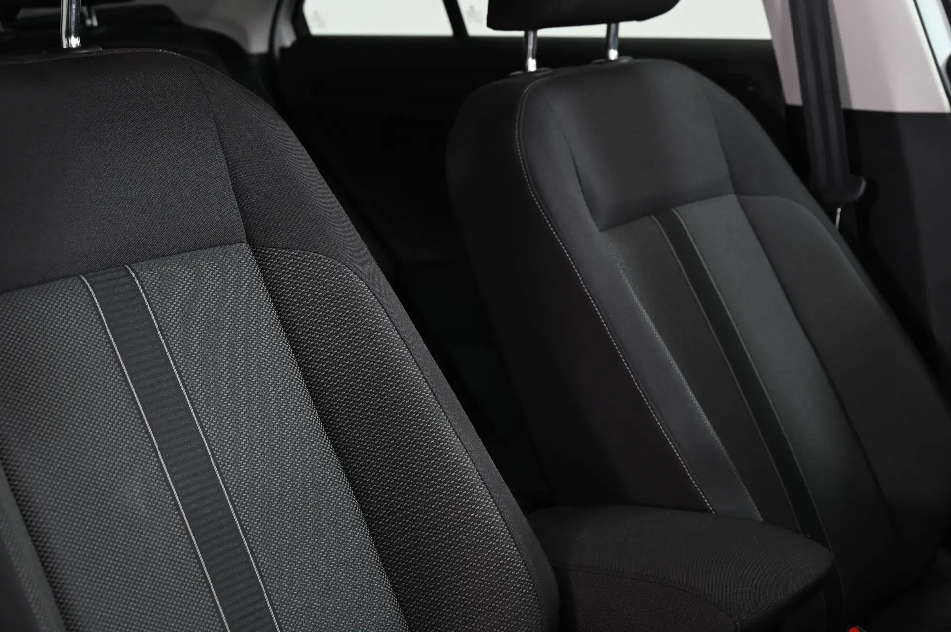 Volkswagen T-Roc 1.0 TSI Urban 29