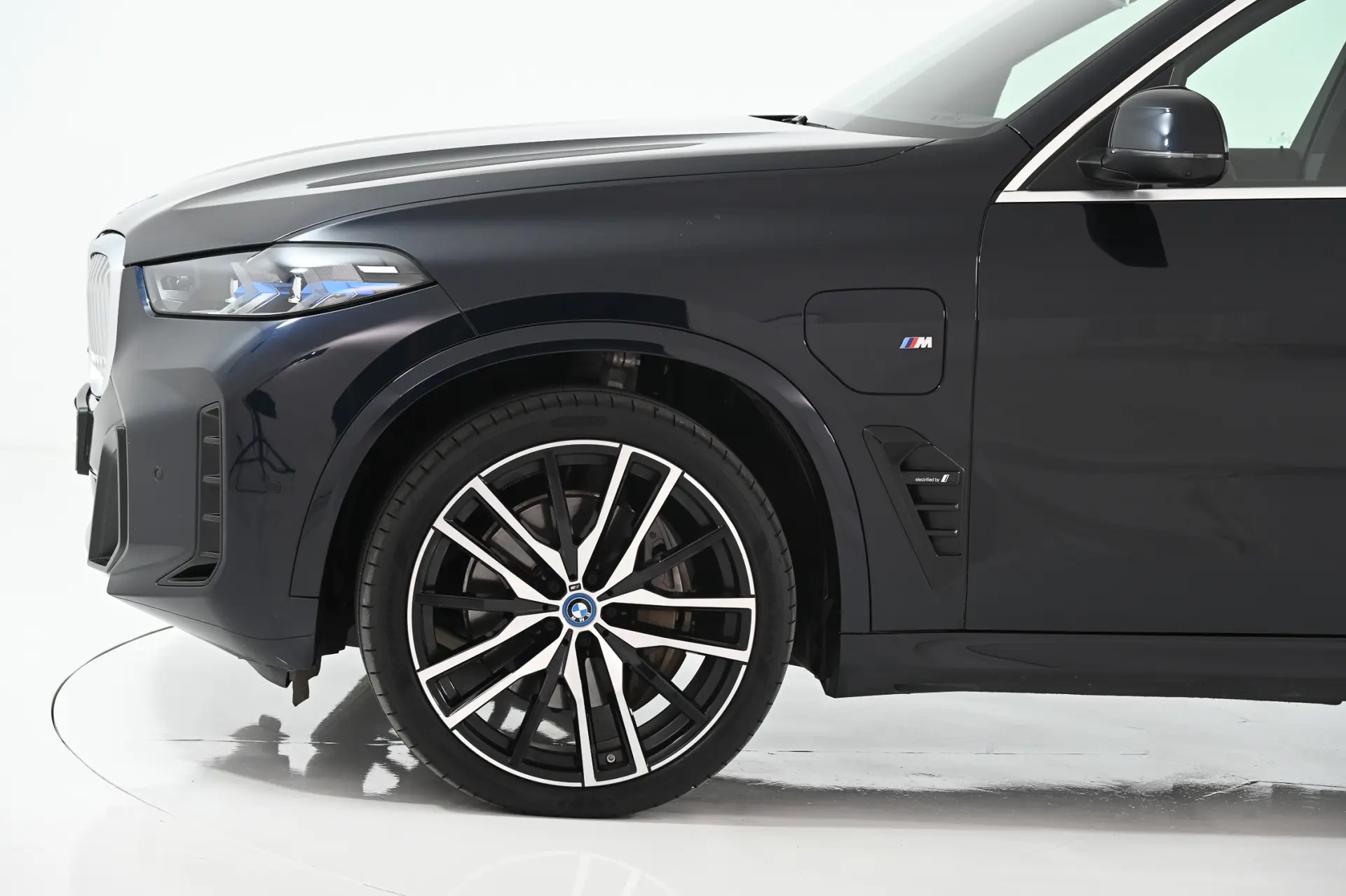 BMW X5 50 e xDrive Edição Desportiva M 12