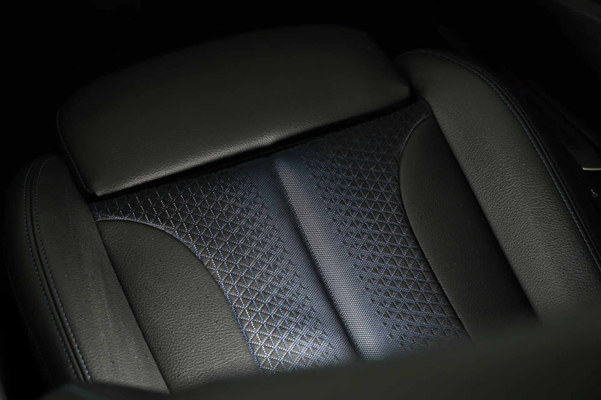 BMW 118 i Corporate Edition Auto 23
