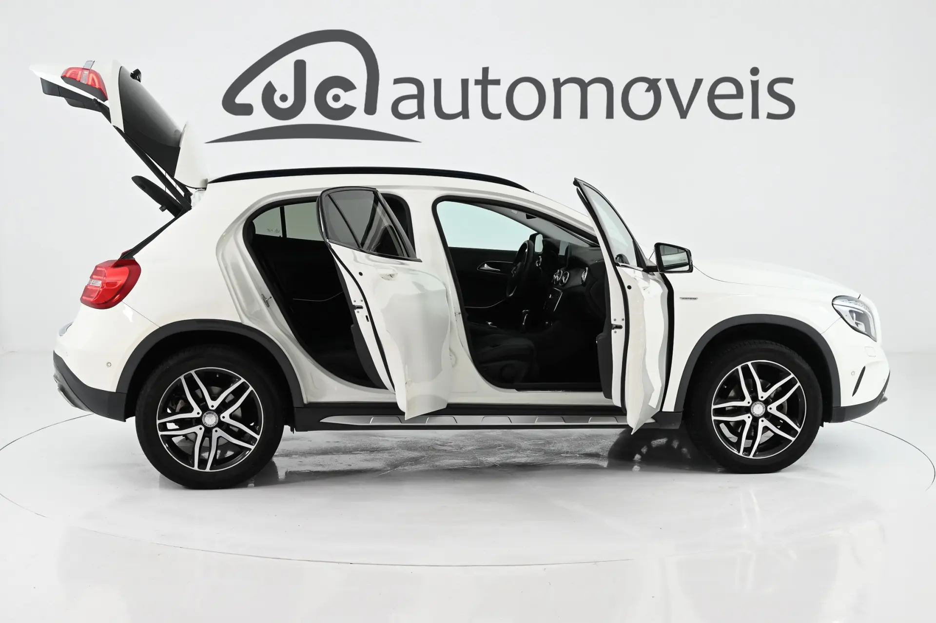 Mercedes-Benz GLA 180 d AMG Line 6