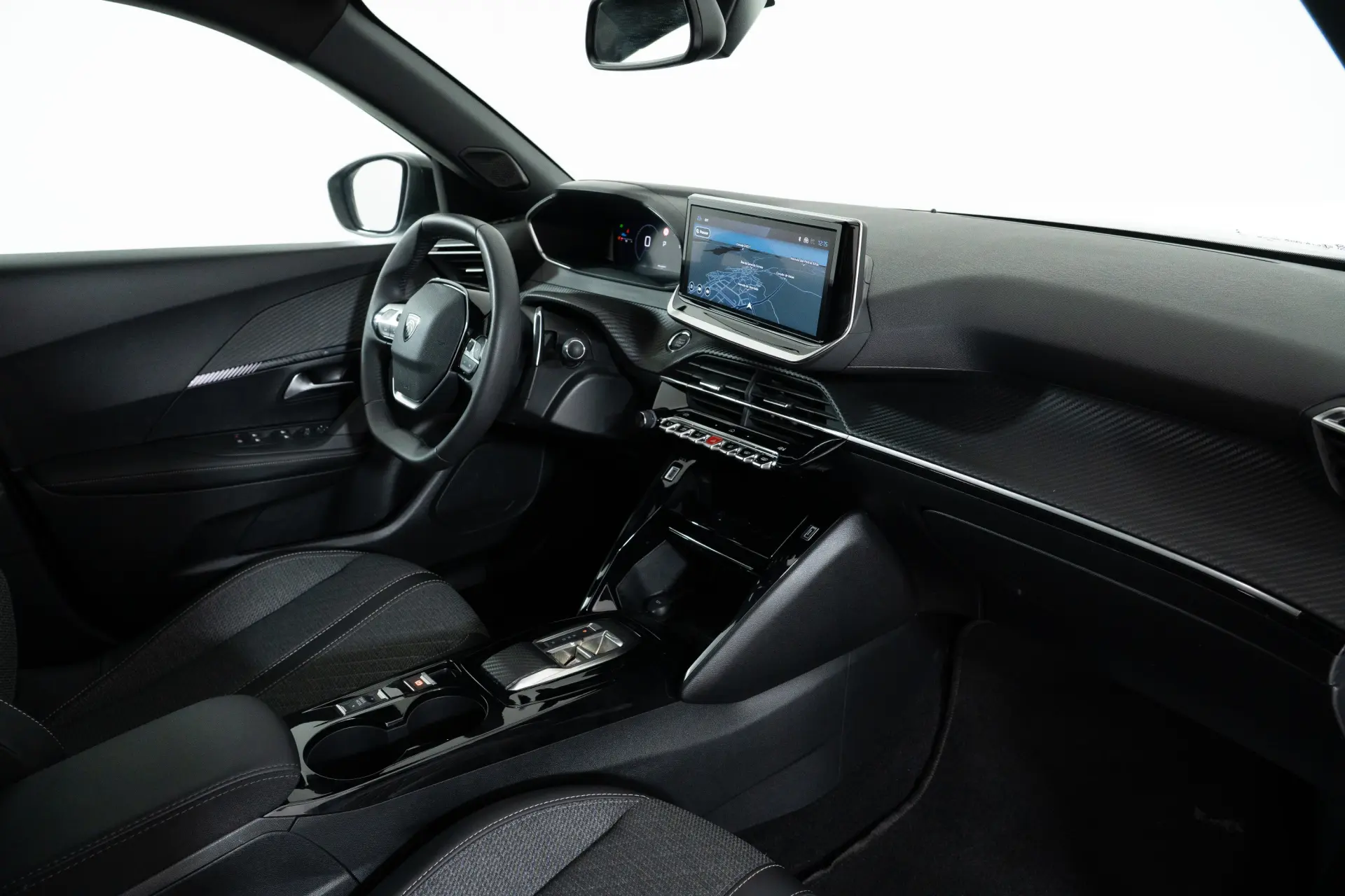 Peugeot 2008 1.2 PureTech Allure Pack EAT8 24