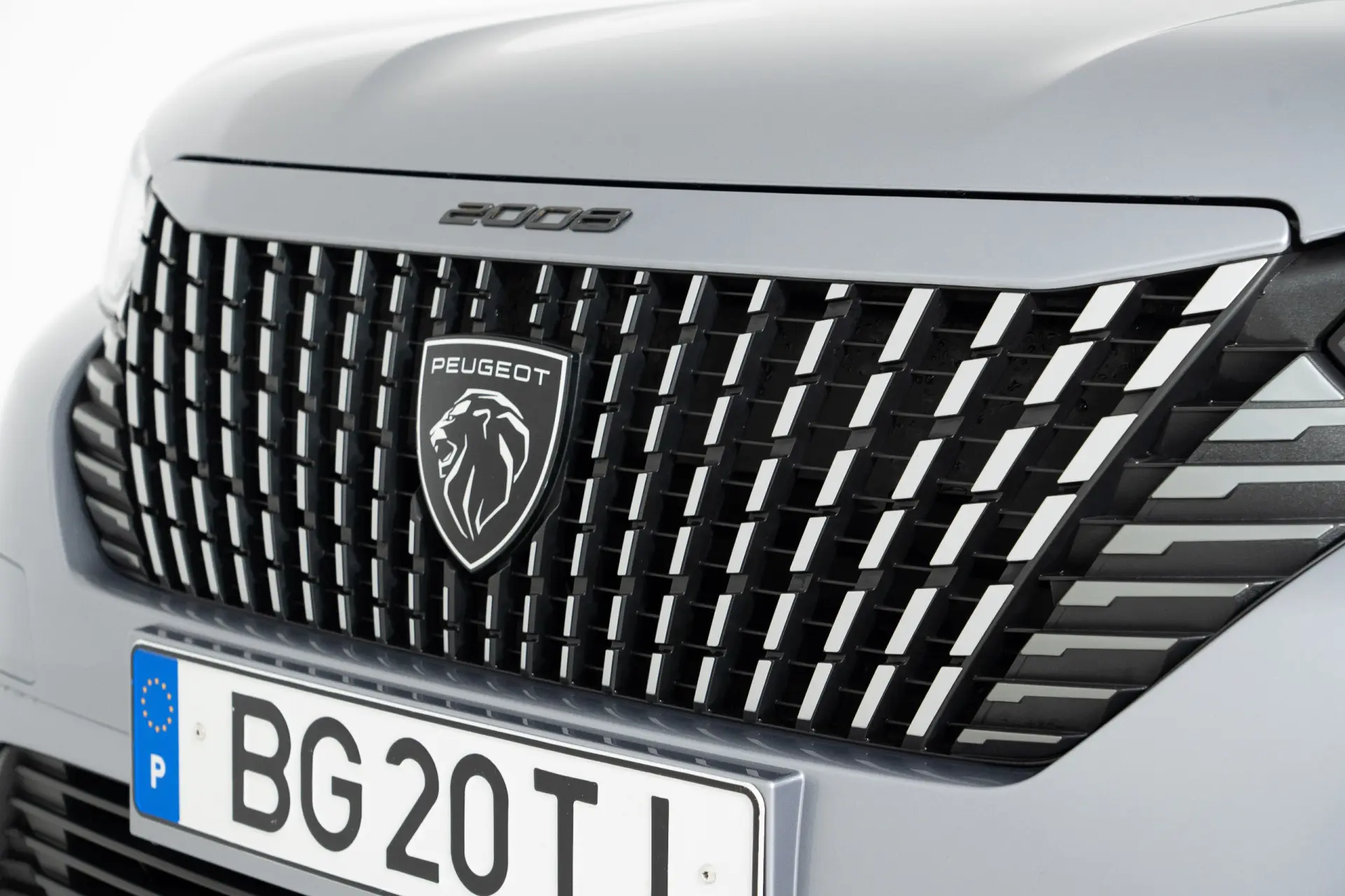 Peugeot 2008 1.2 PureTech Allure Pack EAT8 16