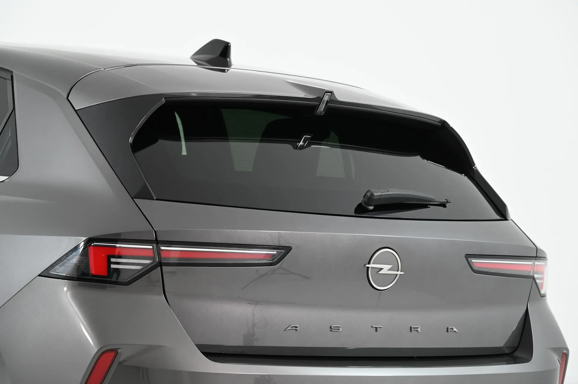 Opel Astra 1.2 T Elegance 10