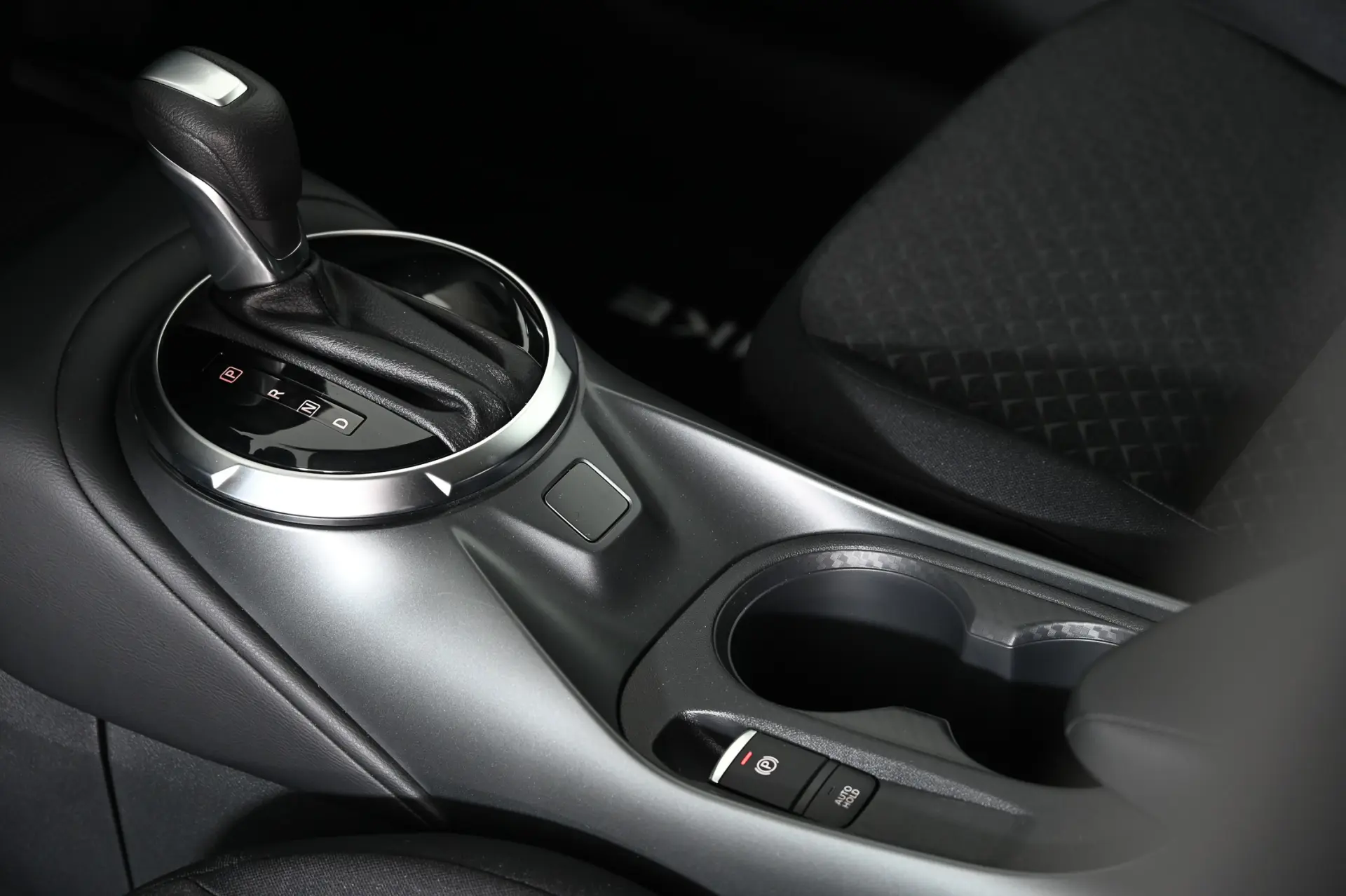 Nissan Juke 1.0 DIG-T N-Connecta DCT 23